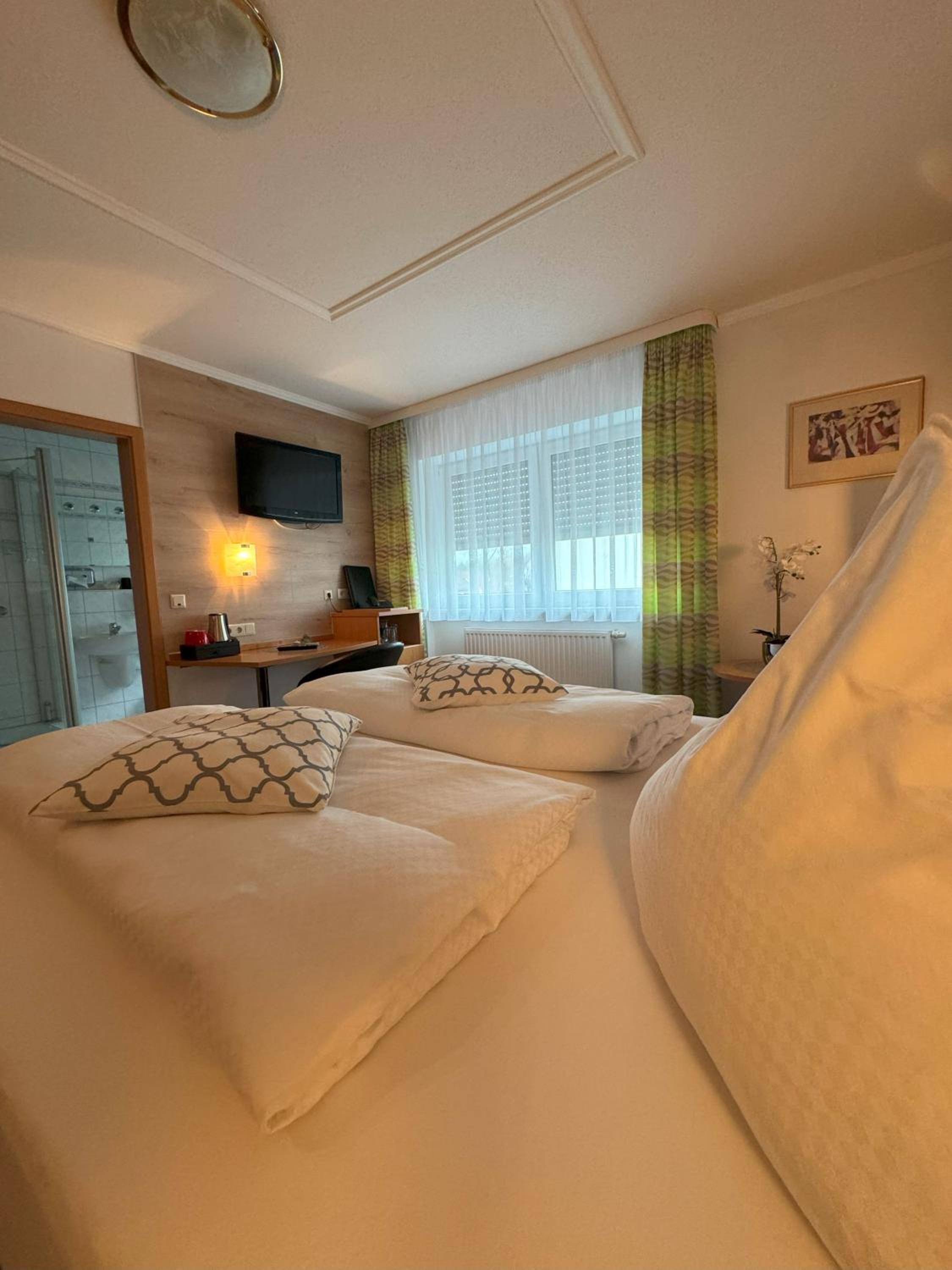 Double or Twin Room - Photo 1