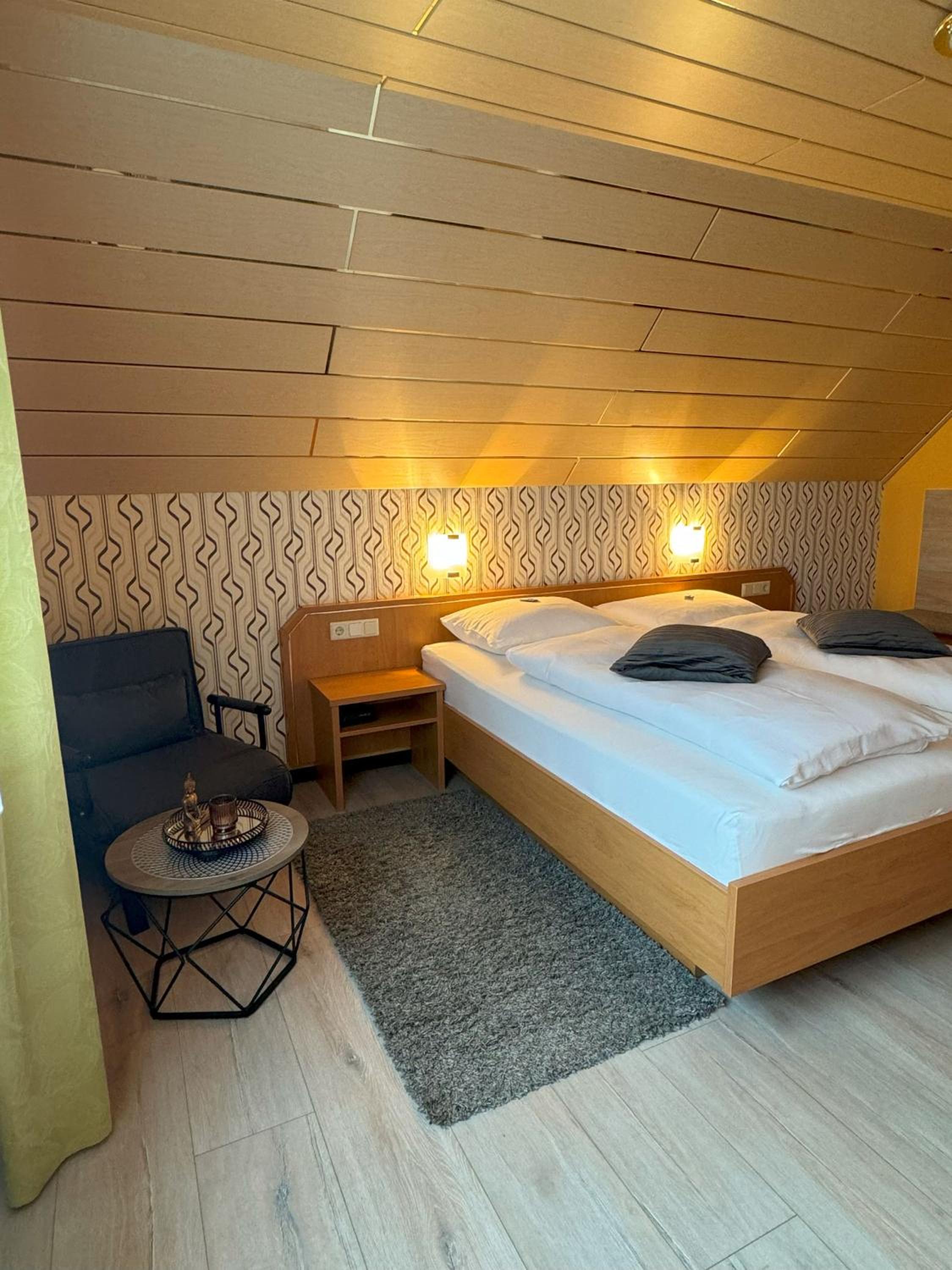 Double or Twin Room - Photo 2