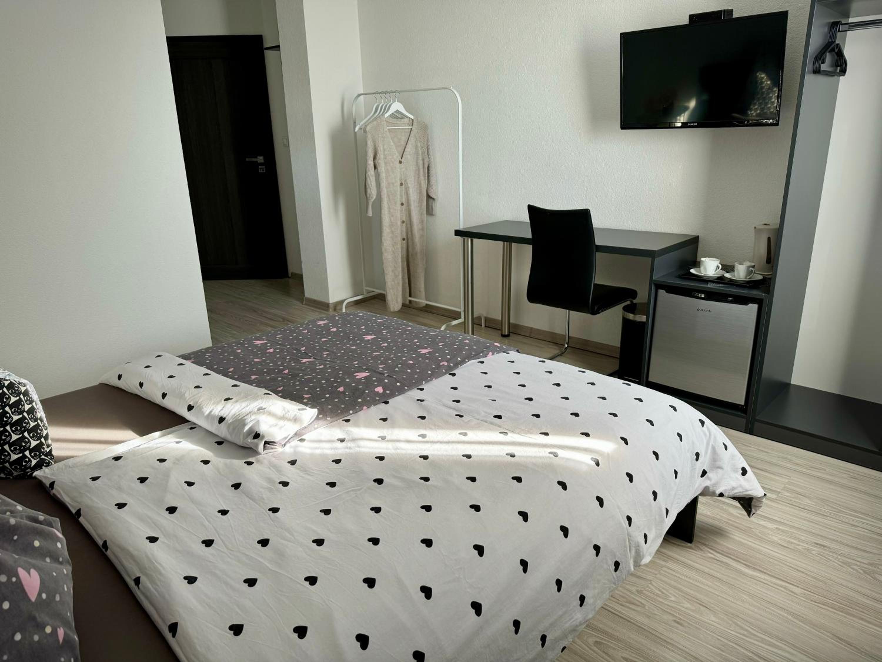 Standard Double or Twin Room - Photo 1