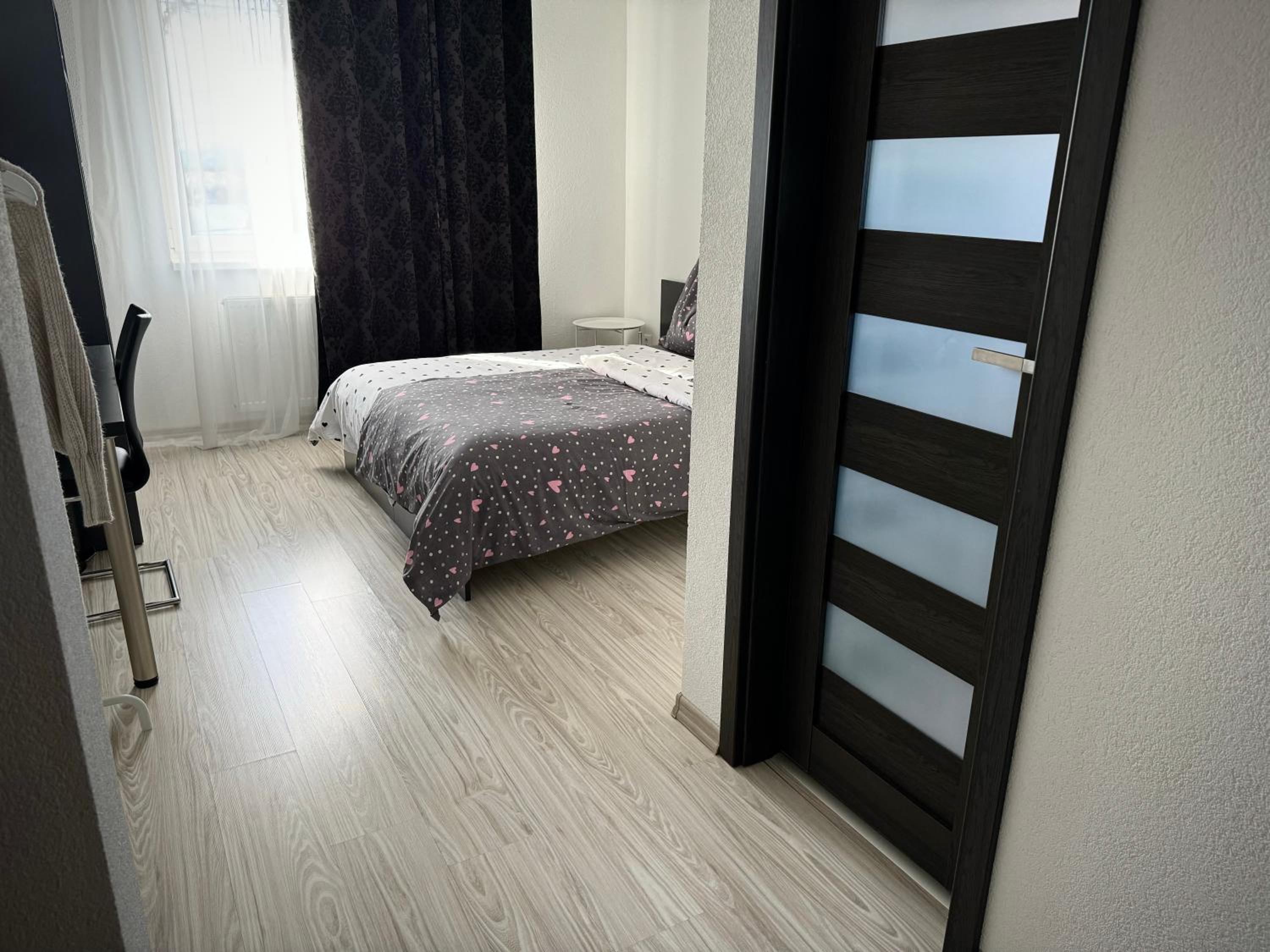 Standard Double or Twin Room - Photo 6