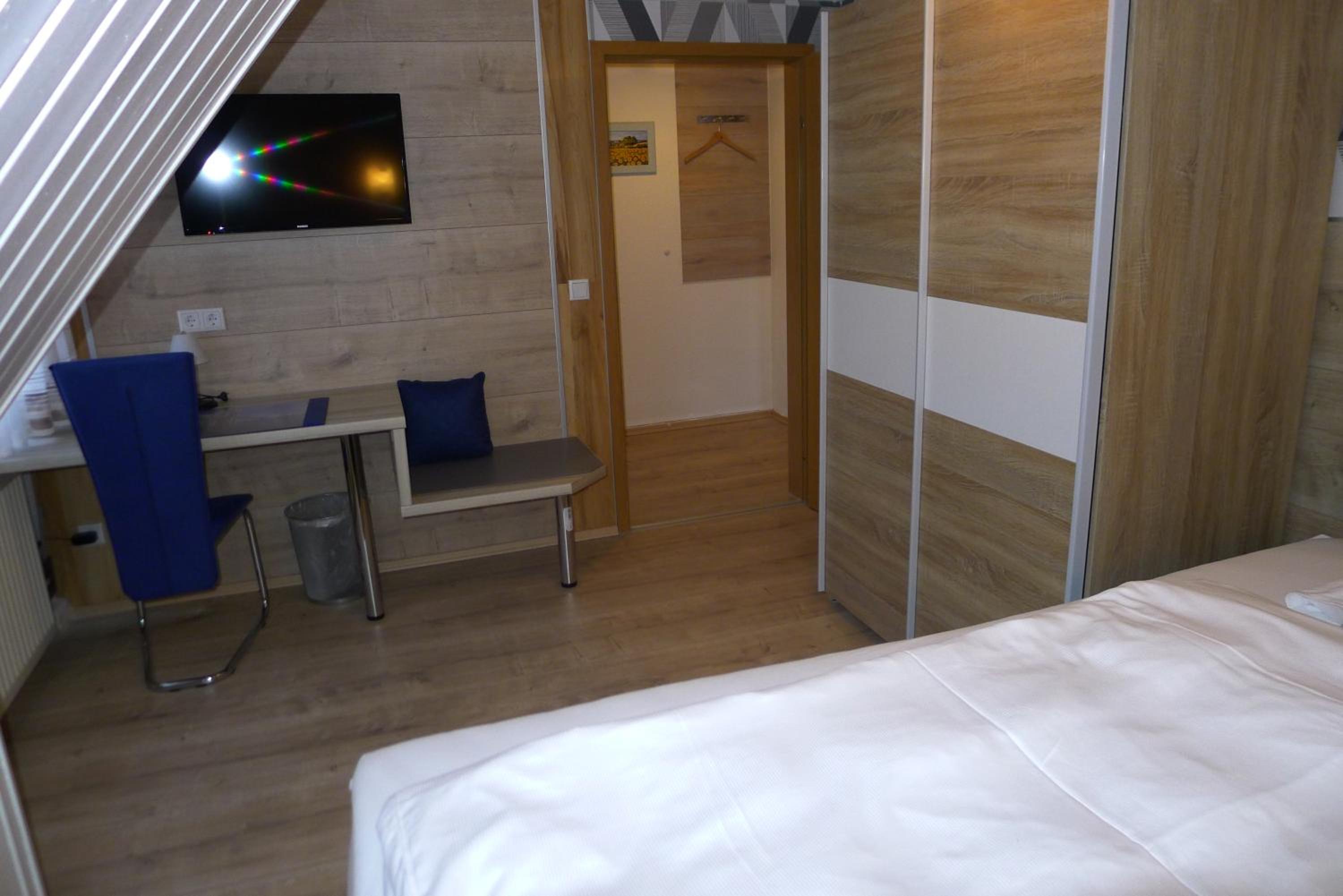 Triple Room - Photo 7