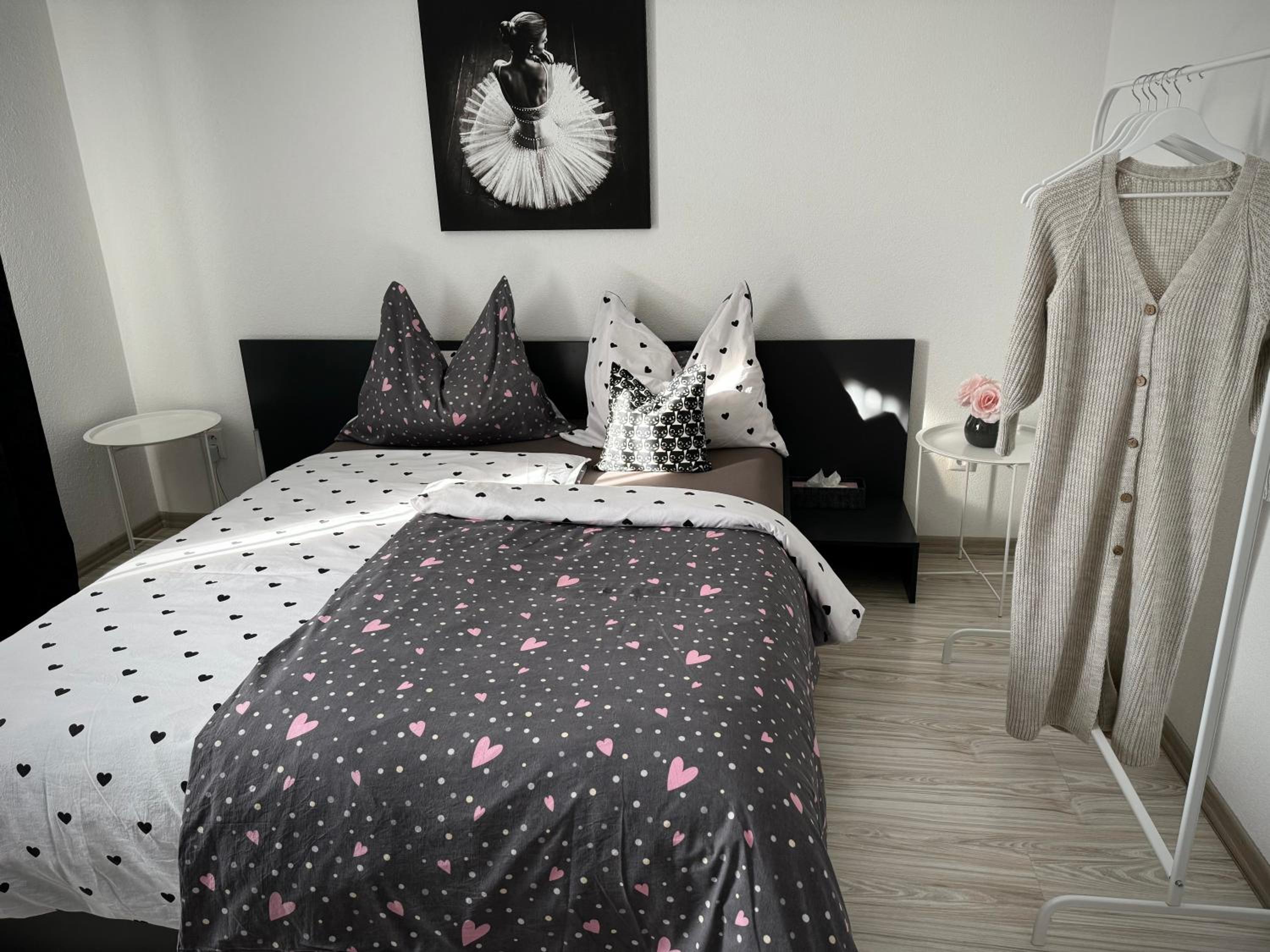 Standard Double or Twin Room - Photo 3