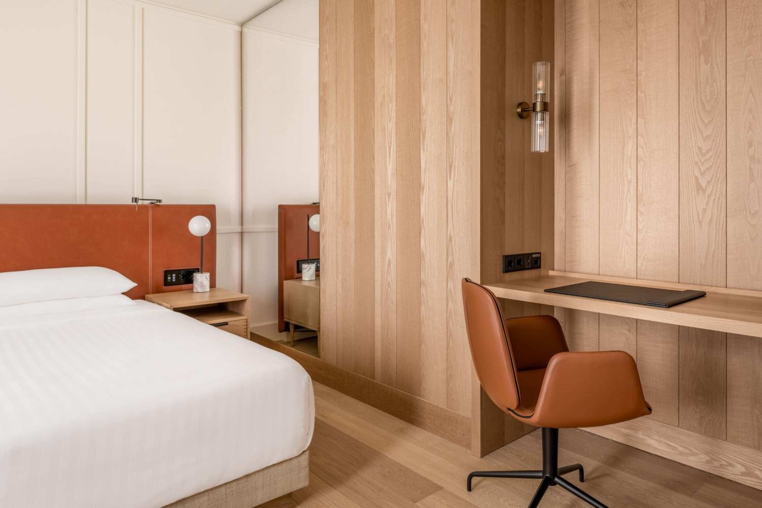 Premium Large Room - M Club Lounge Access