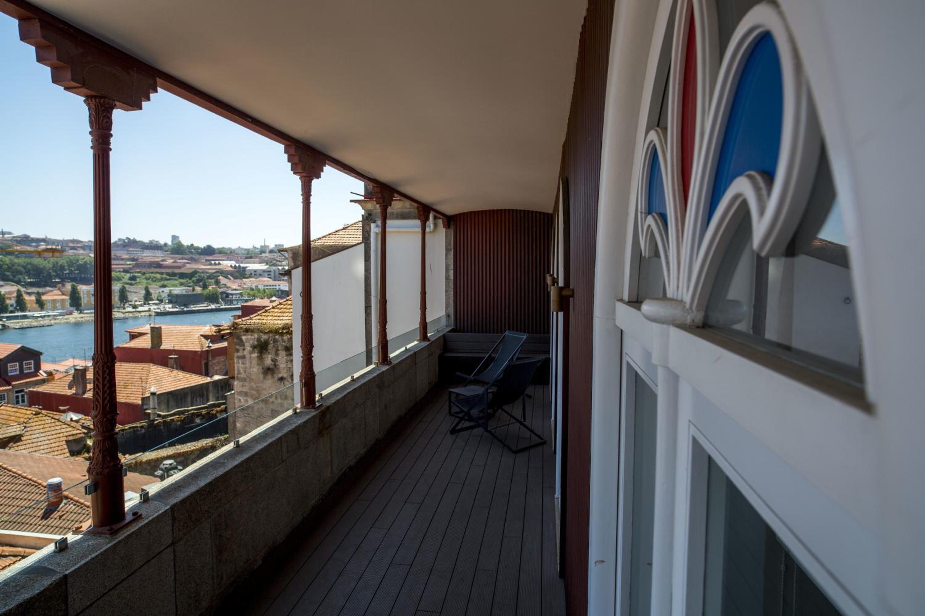 Deluxe Suite with River View and Terrace - Photo 14