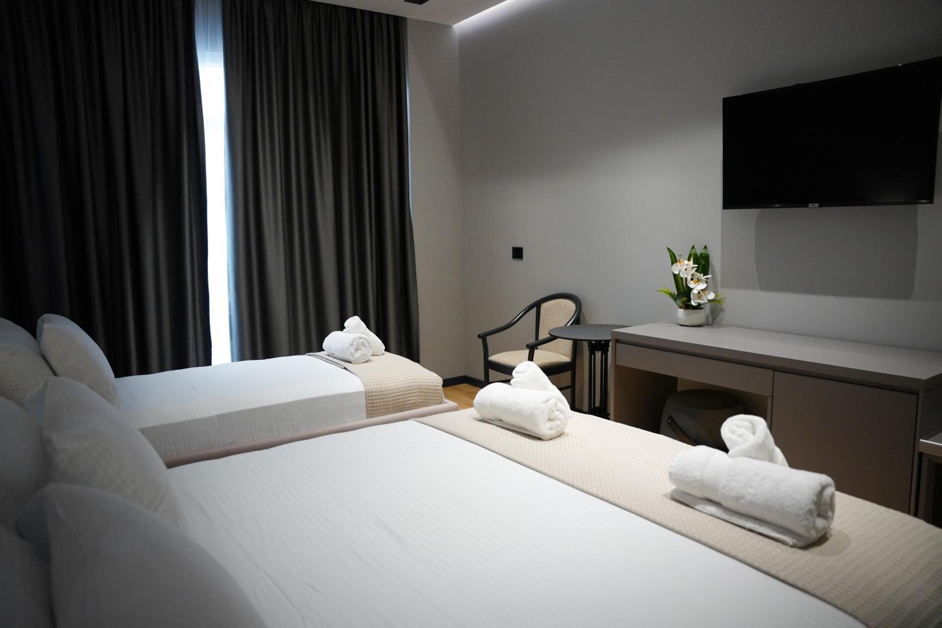 Deluxe Triple Room photo 2