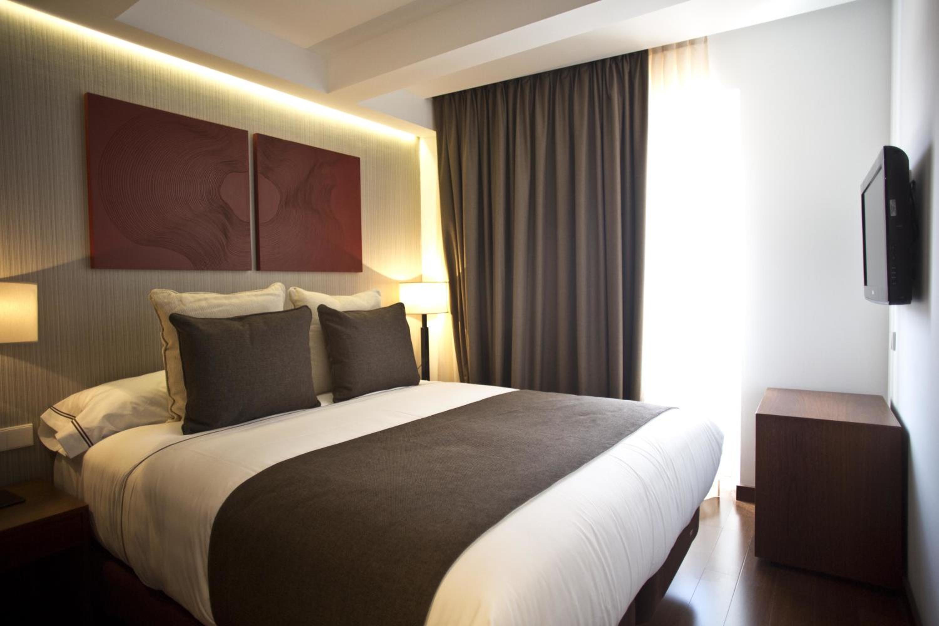 Basic Double or Twin Room - Photo 1