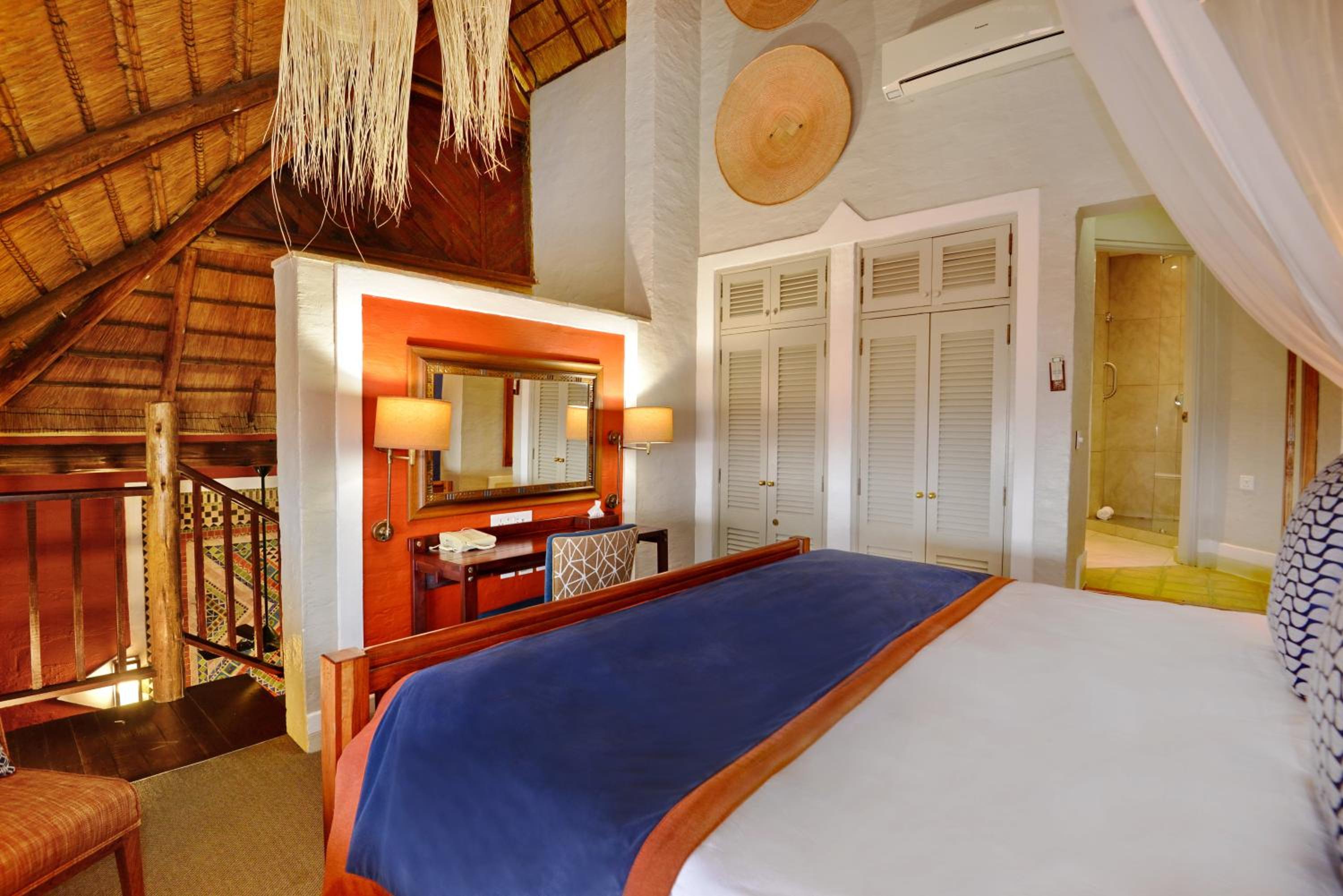 Double Suite with Waterhole View photo 2