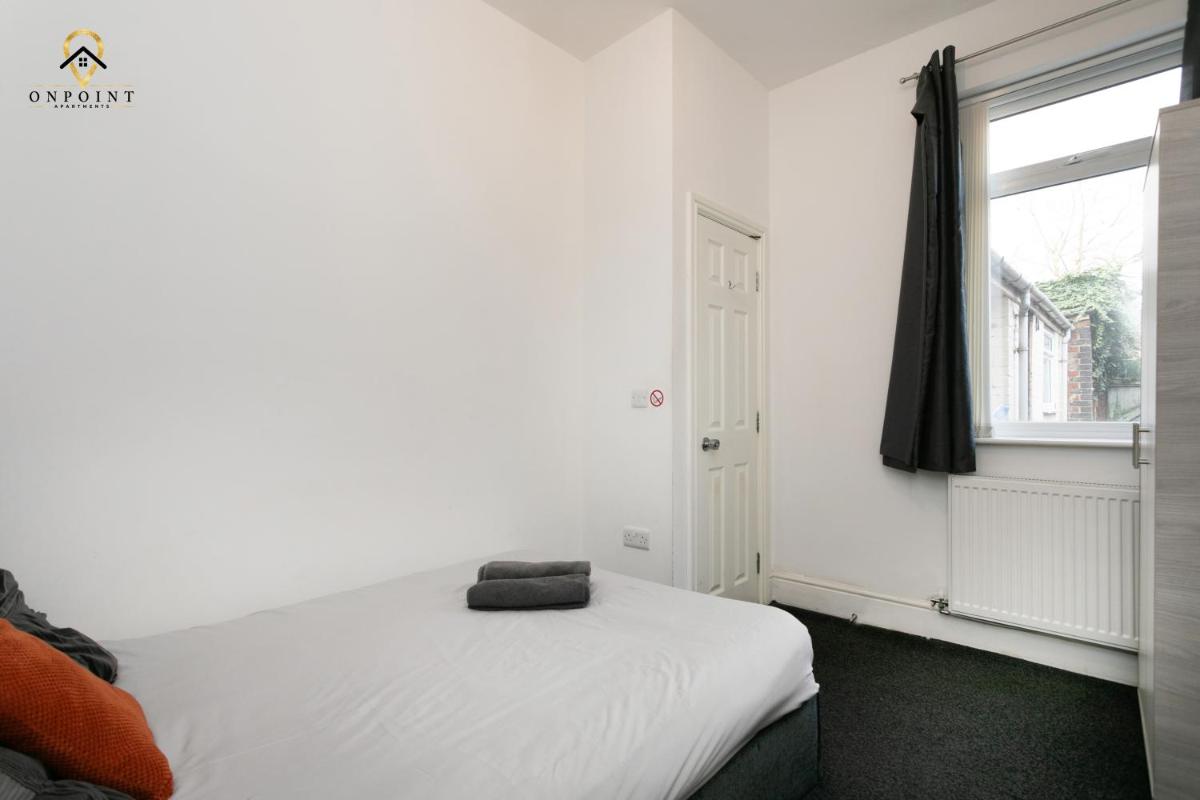 Four-Bedroom House photo 2