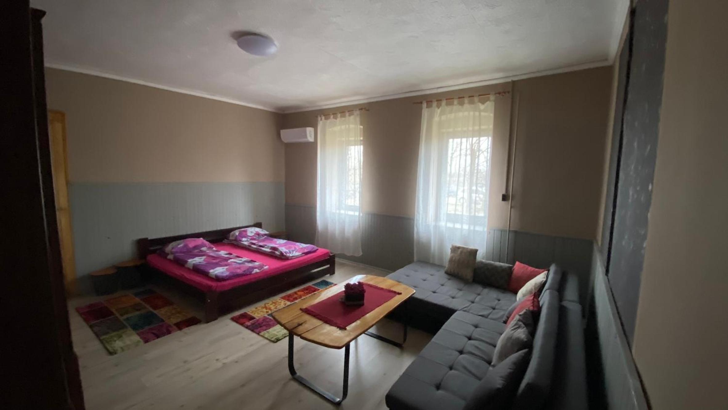 Double Room - Photo 2