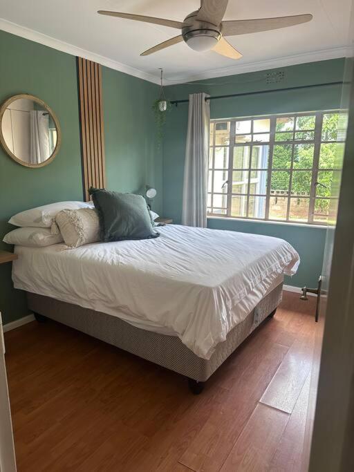 Four-Bedroom House photo 3