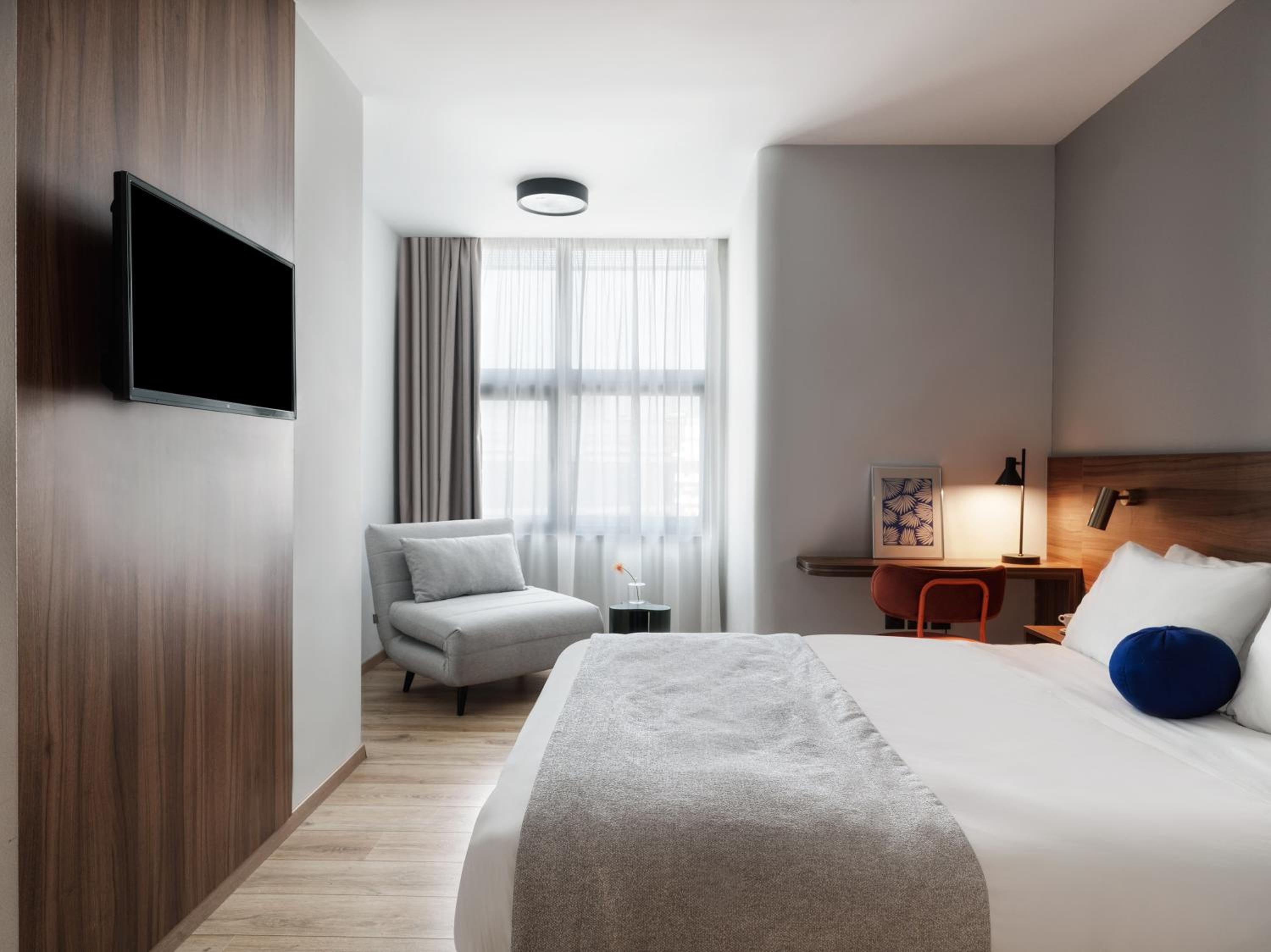 Deluxe Suite with Acropolis View photo 2