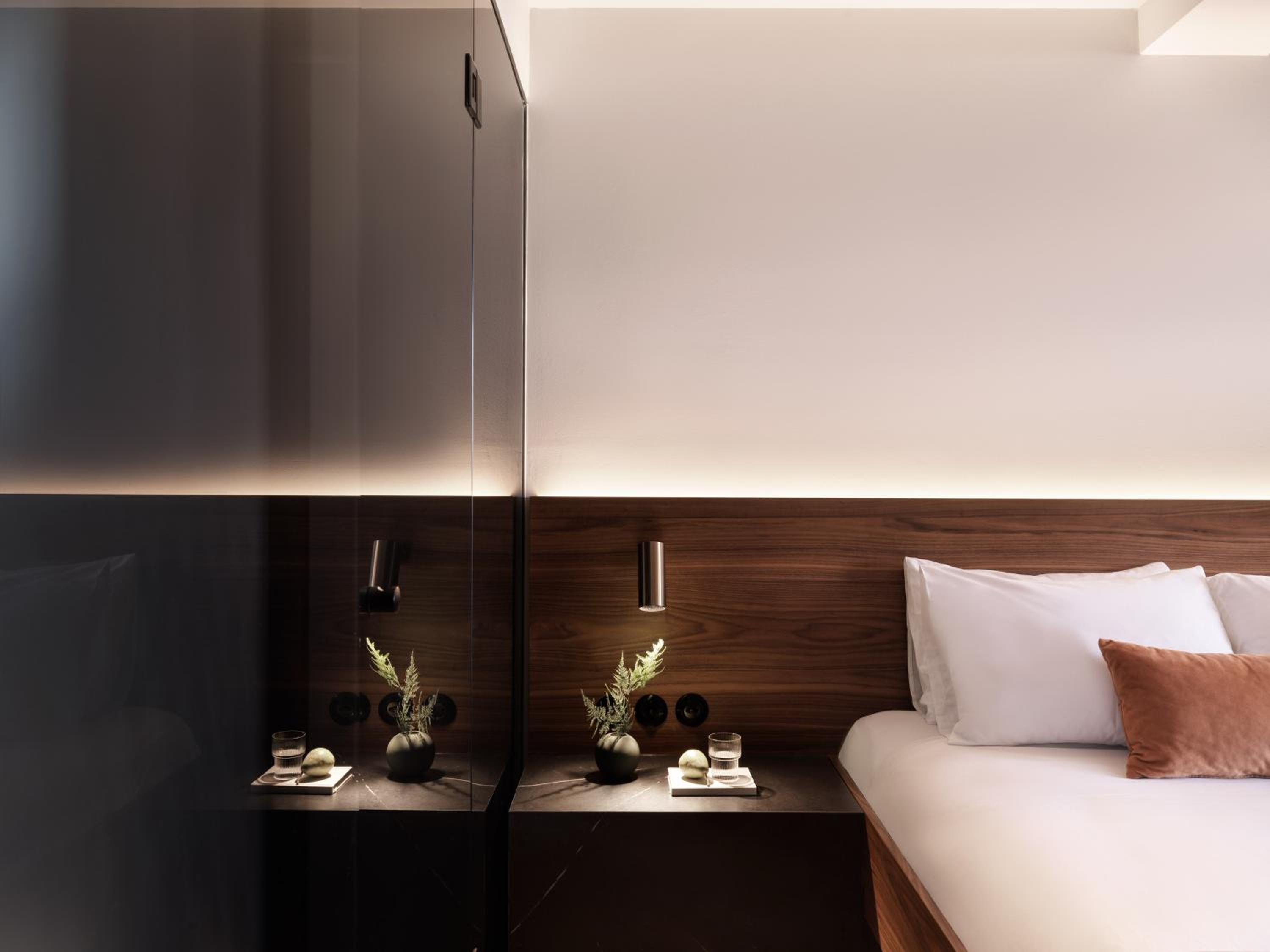 Penthouse Suite with Acropolis View and Hot Tub photo 3
