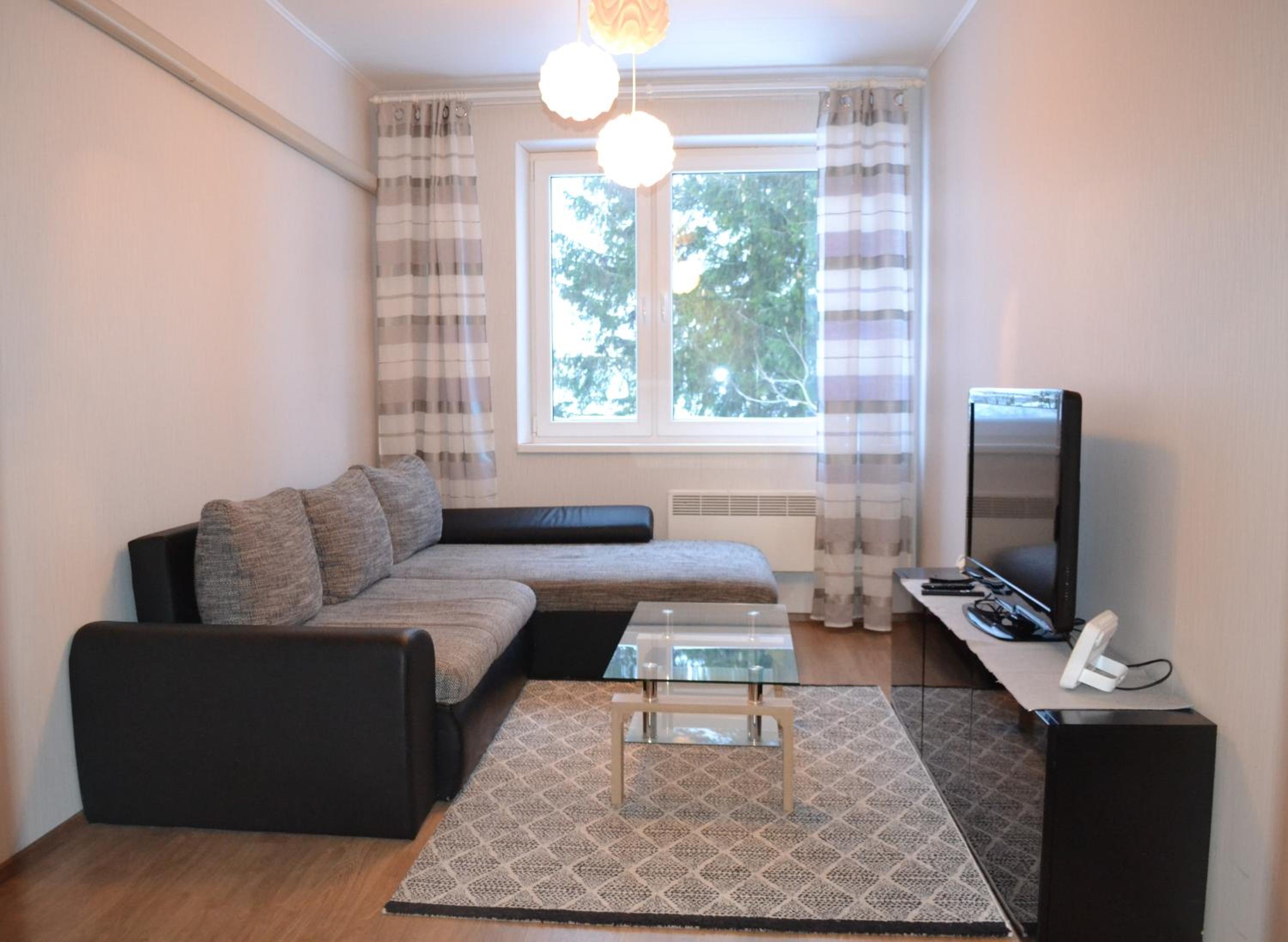 One-Bedroom Apartment - Photo 1