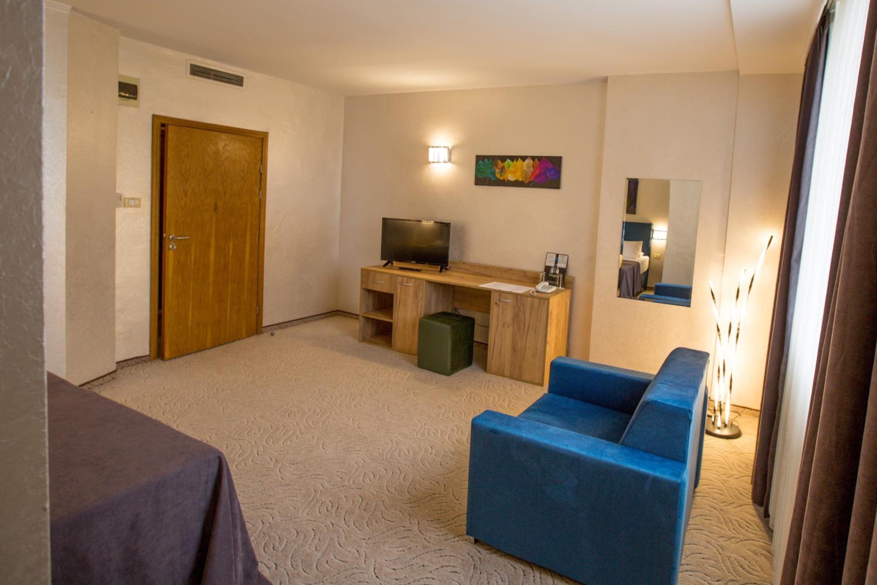 Double or Twin Room photo 3