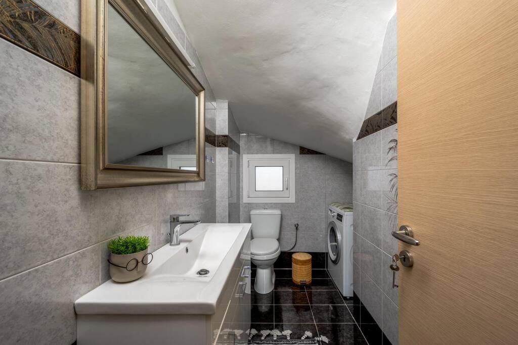 Two-Bedroom House photo 3