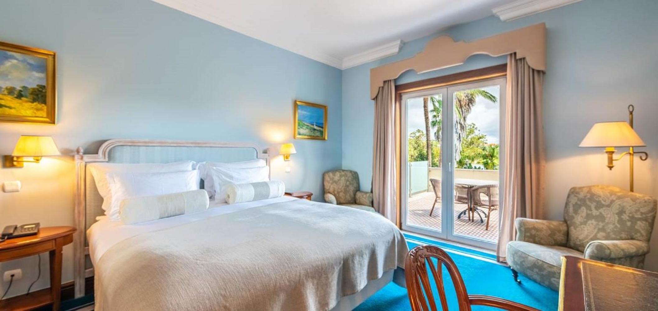 Premium Room with Balcony - Photo 1