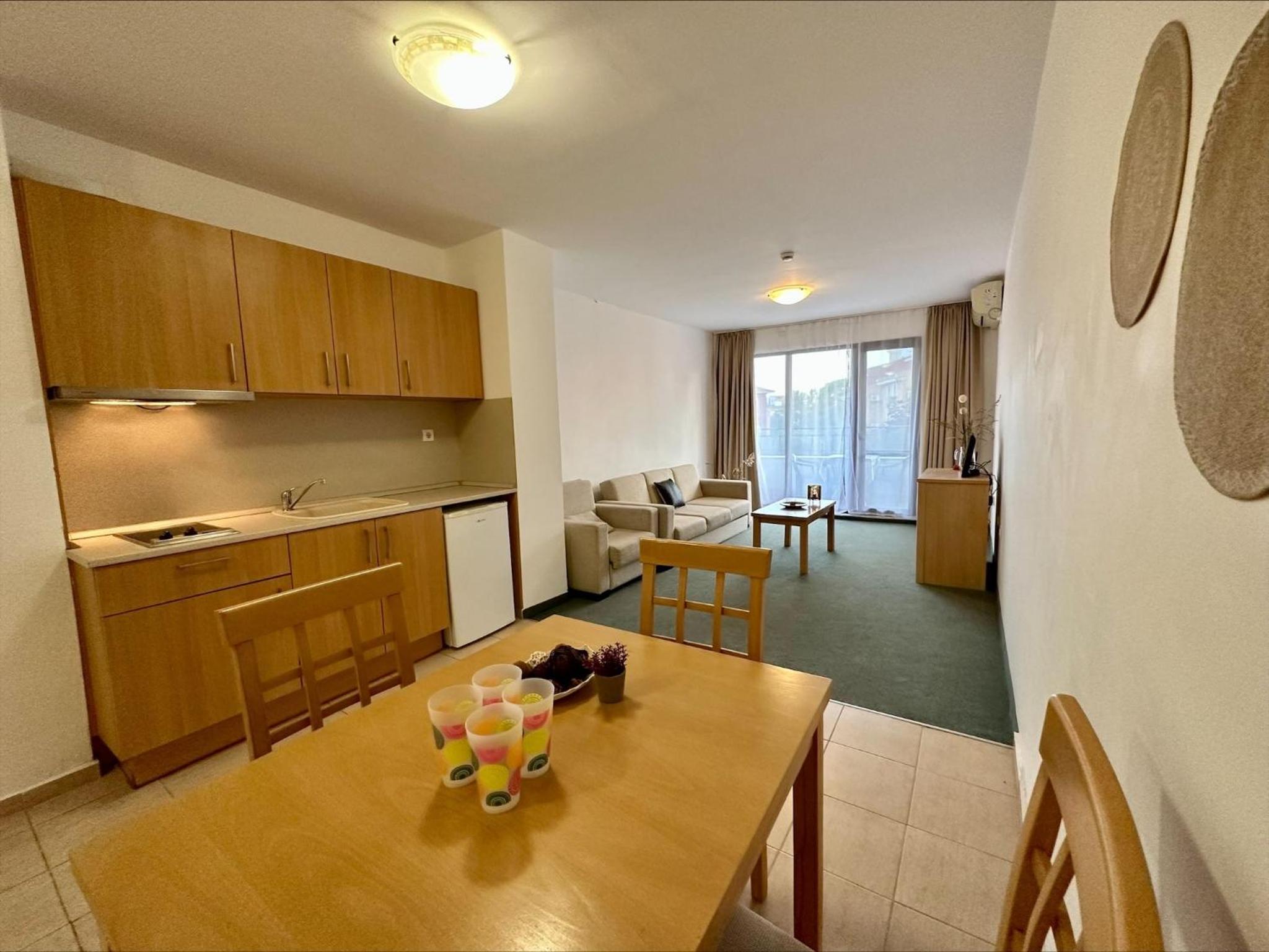 One-Bedroom Apartment photo 1