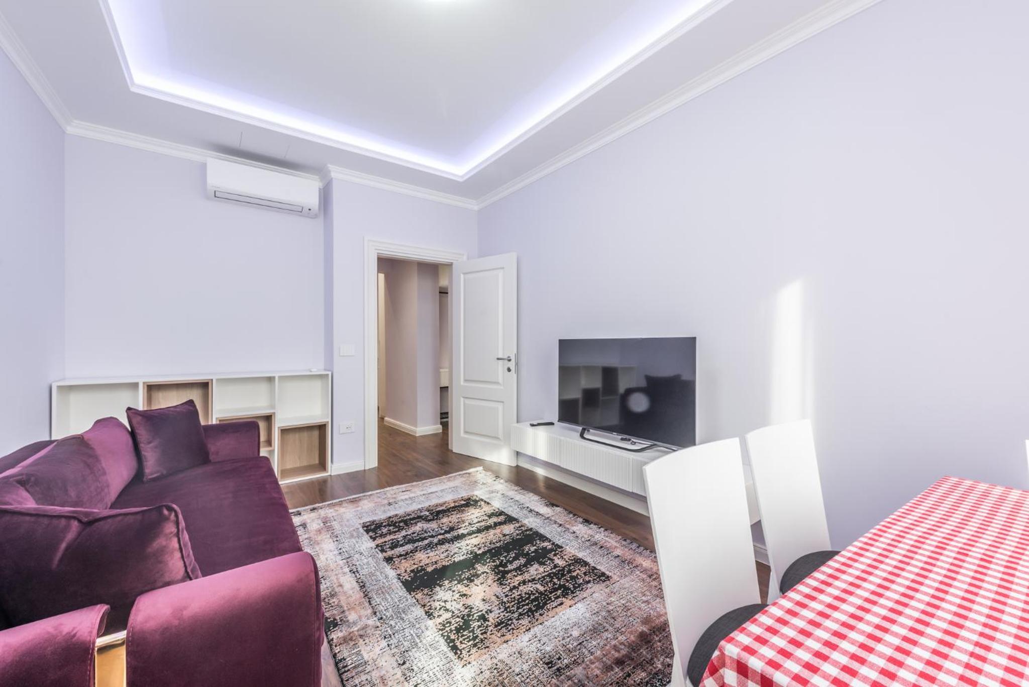 One-Bedroom Apartment photo 2