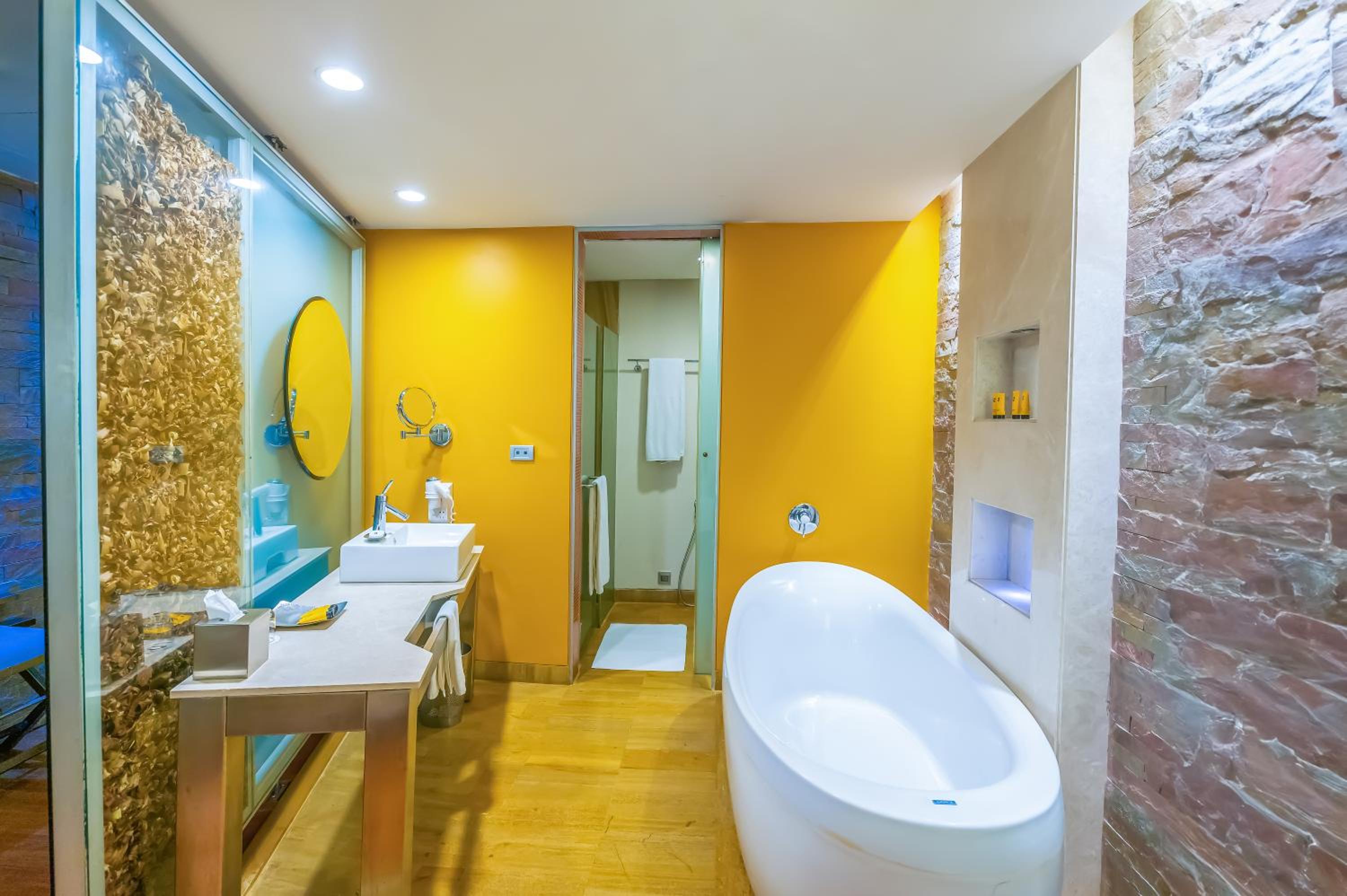 Premier Room with Bathtub with 15% discount on Food & Soft Beverages - Photo 11