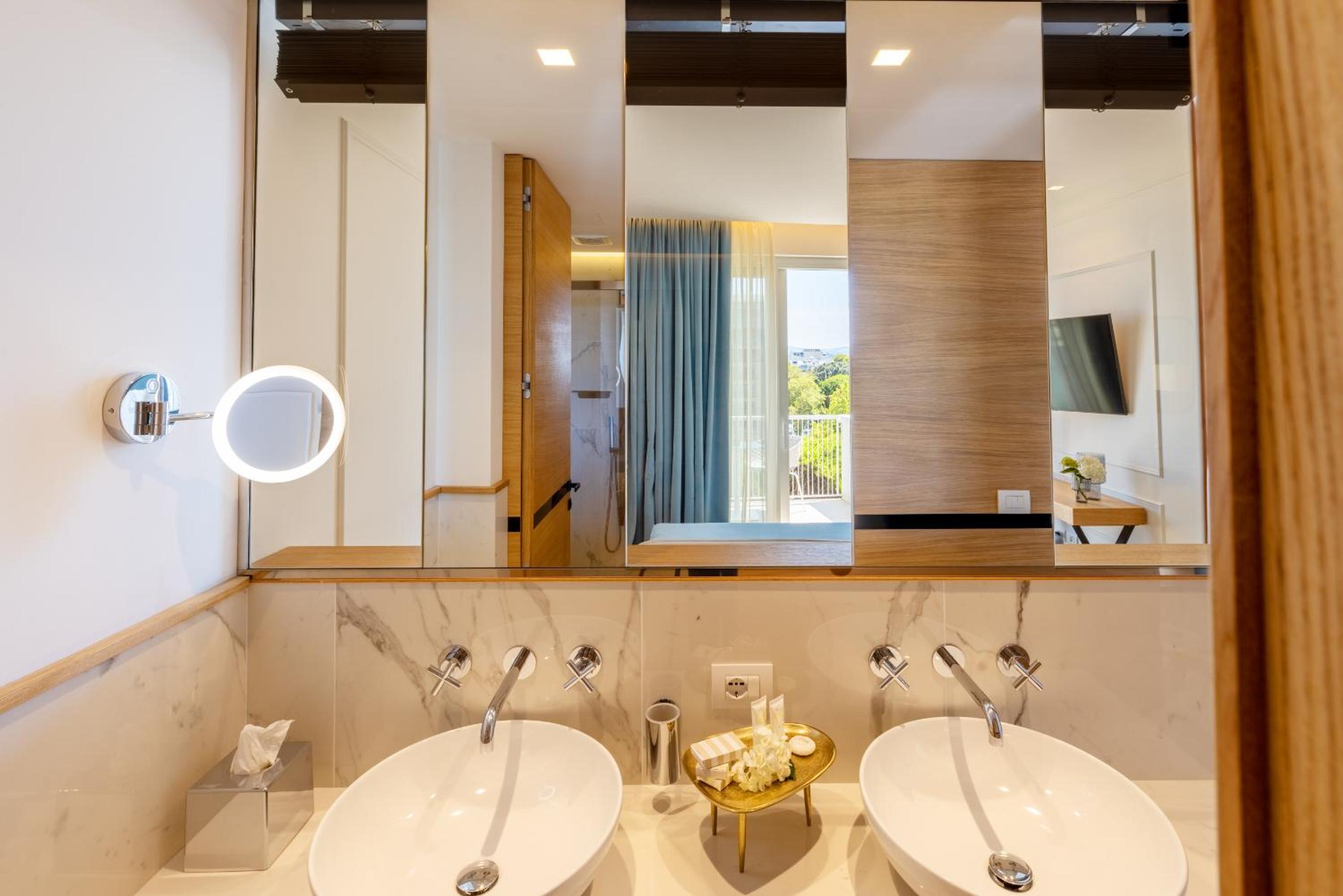 Junior Suite Queen - Photo 5