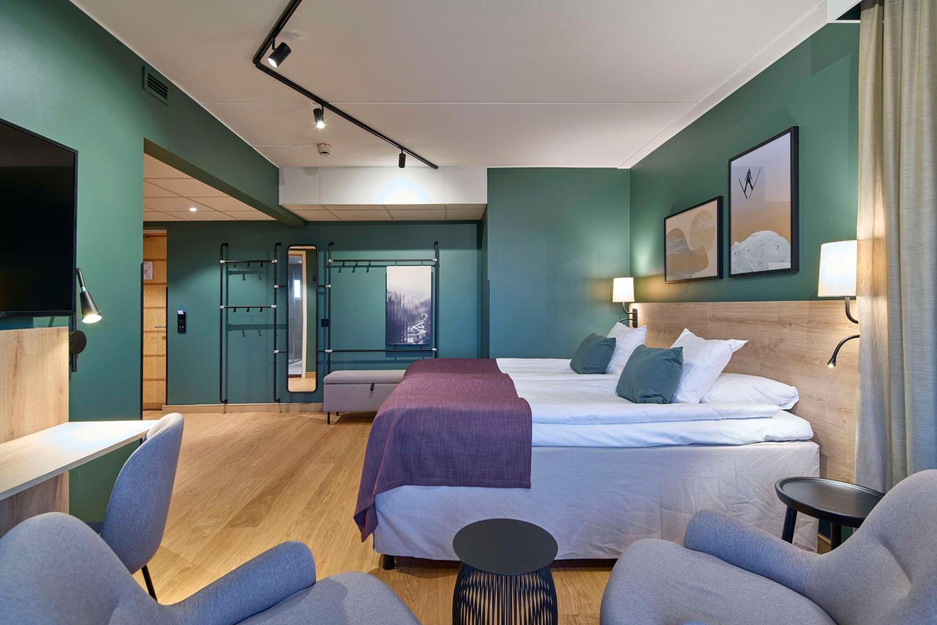 Superior King Room - Photo 3