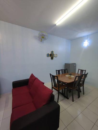 Three-Bedroom Apartment photo 2