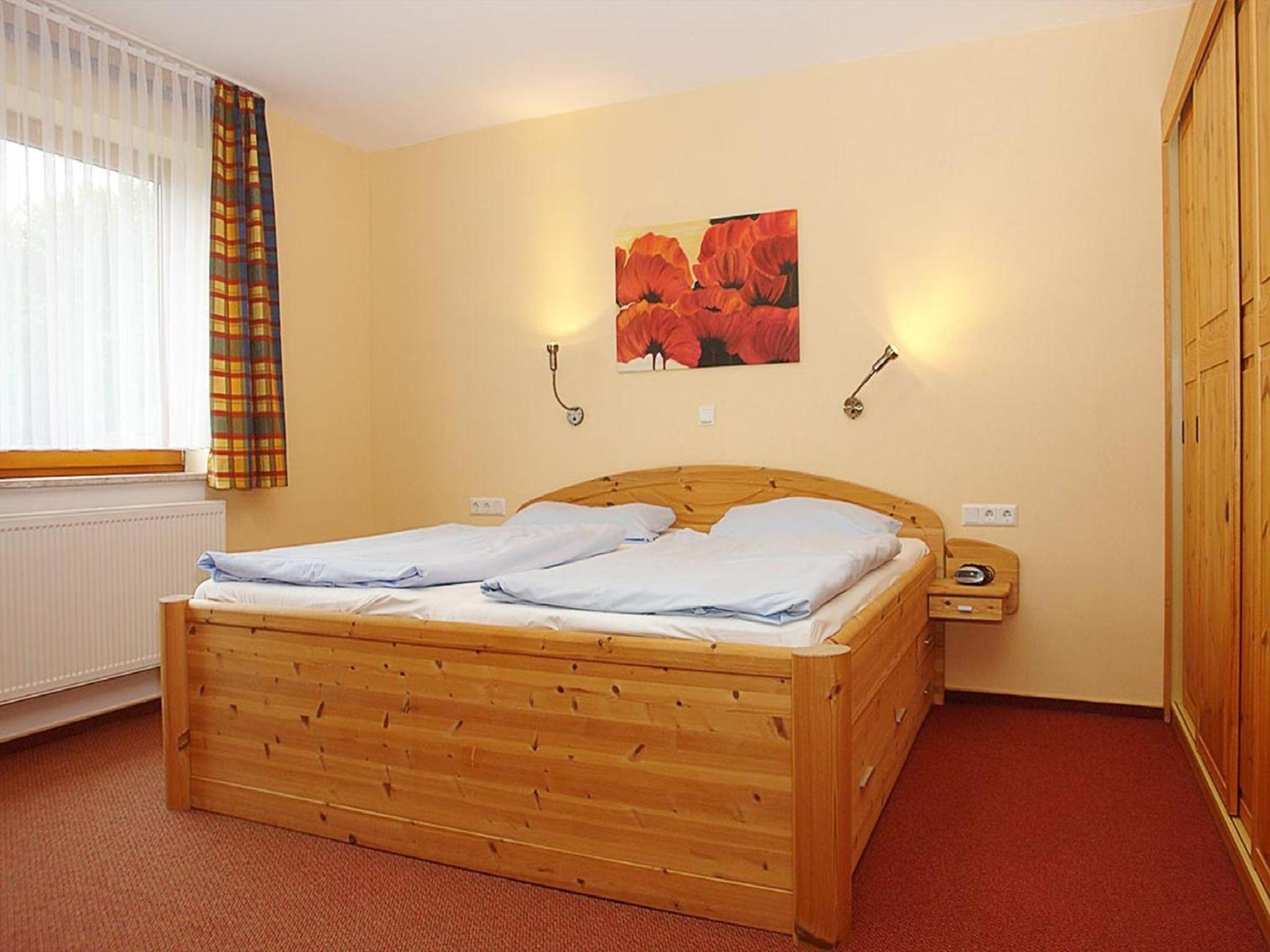 Three-Bedroom Apartment with Shower photo 2