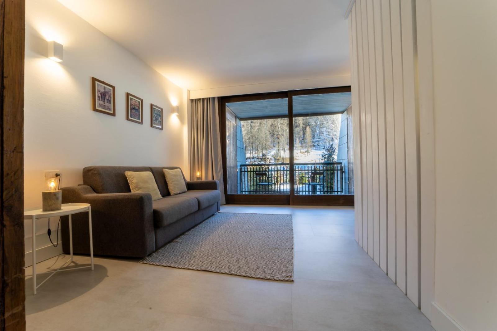 Apartment with Mountain View photo 1
