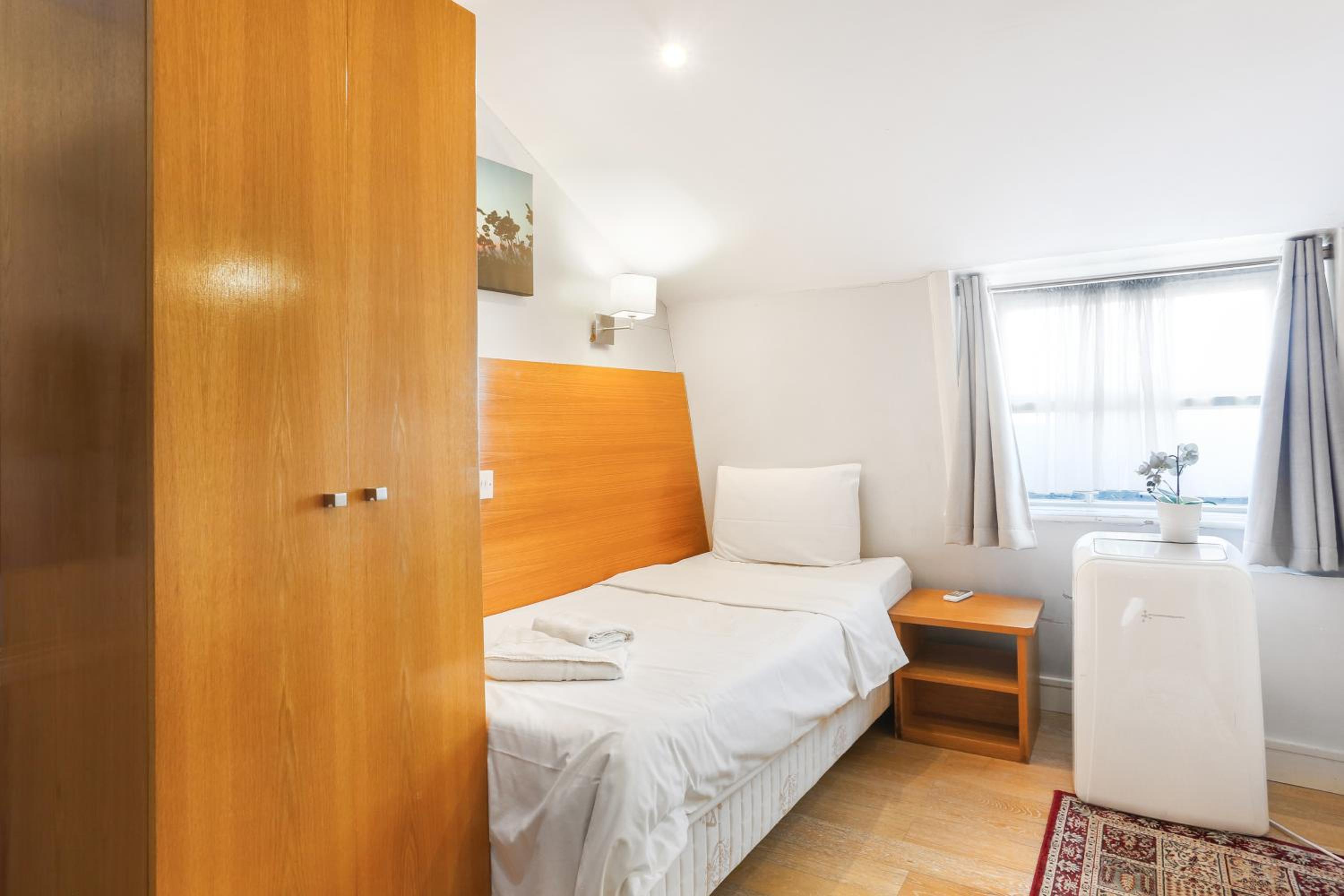 Single Room photo 1