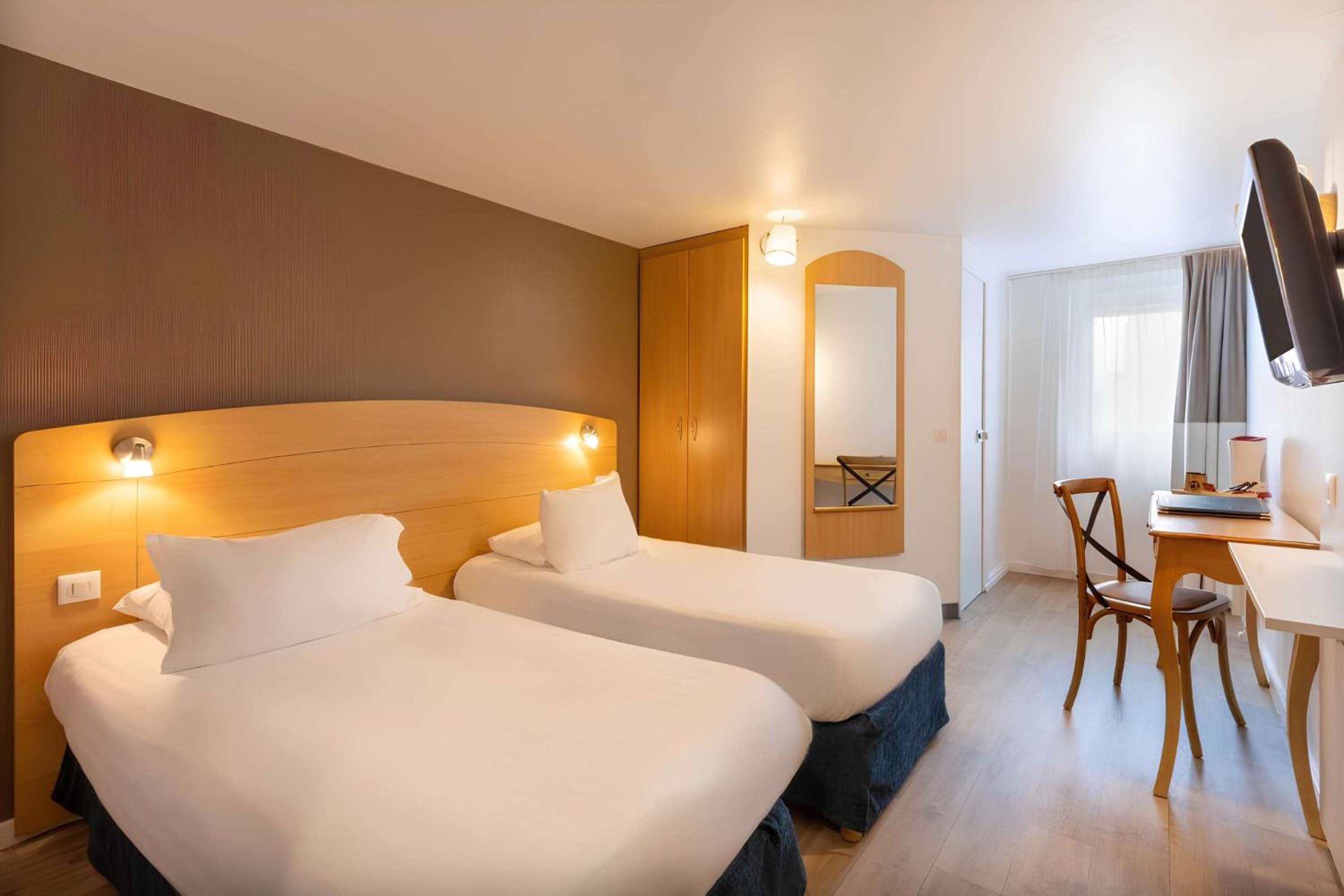 Standard Twin Room - Non-Smoking photo 1
