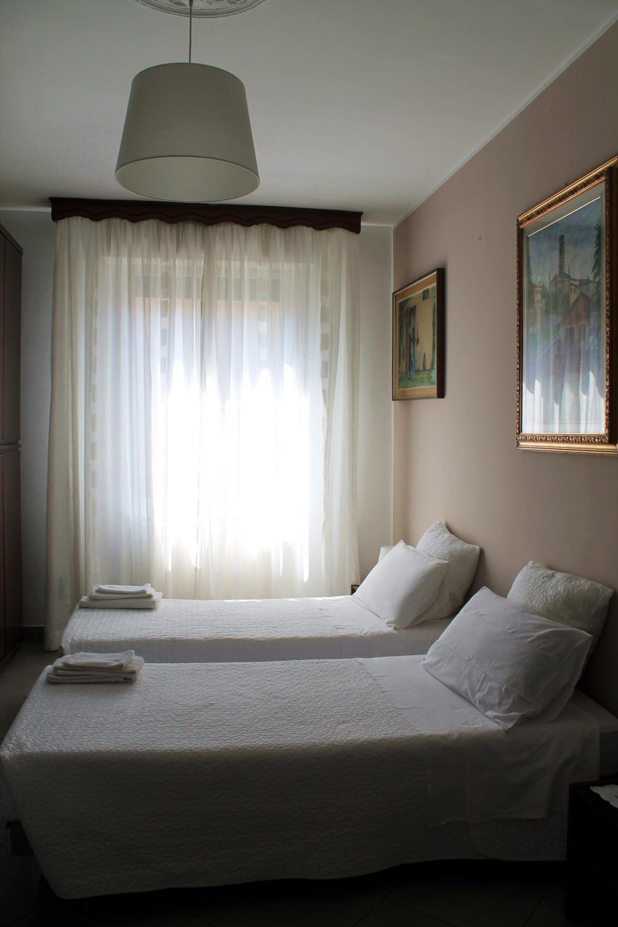 Triple Room with Shared Bathroom photo 3