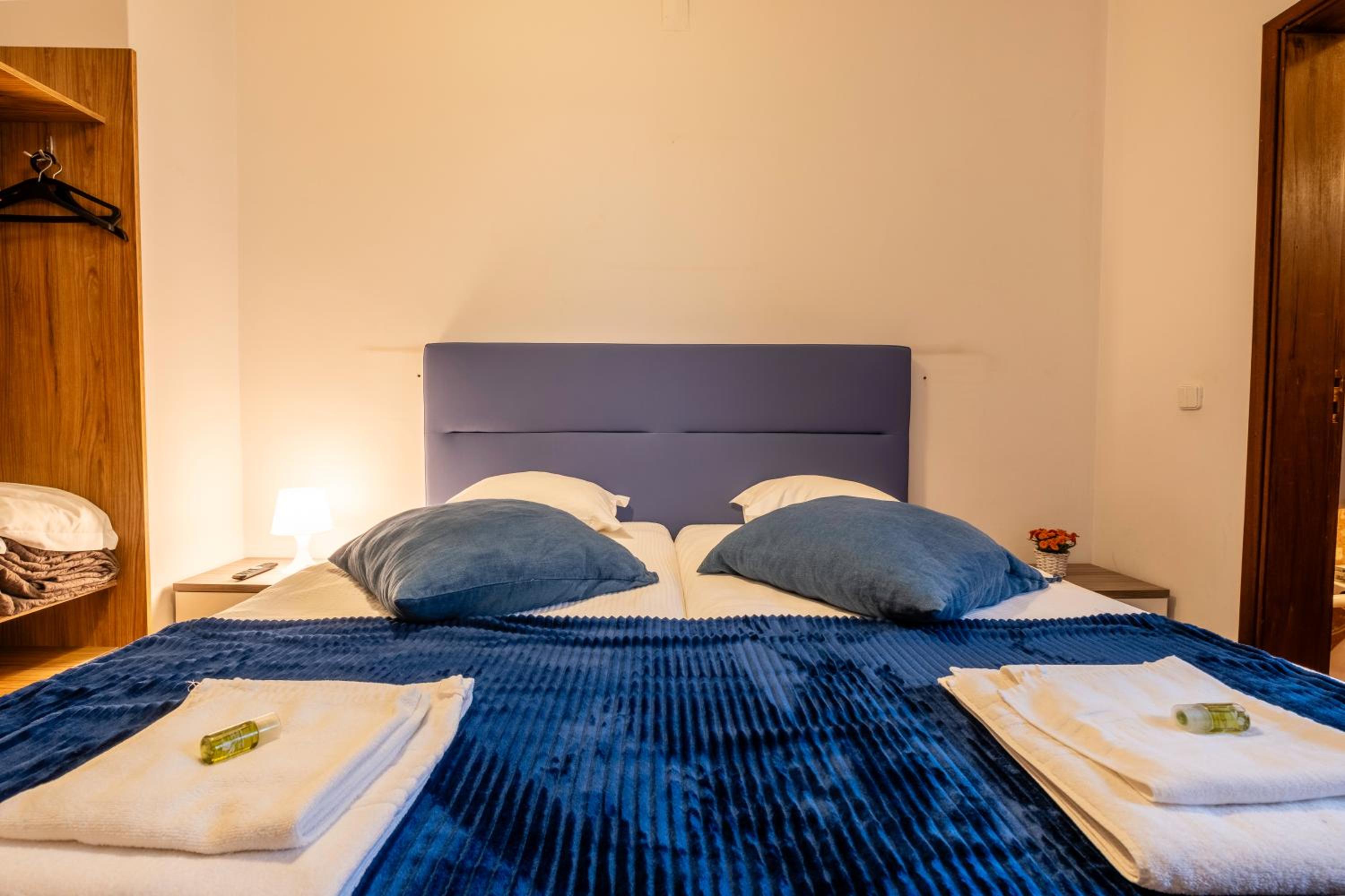 Twin Room with Private Bathroom - Photo 1
