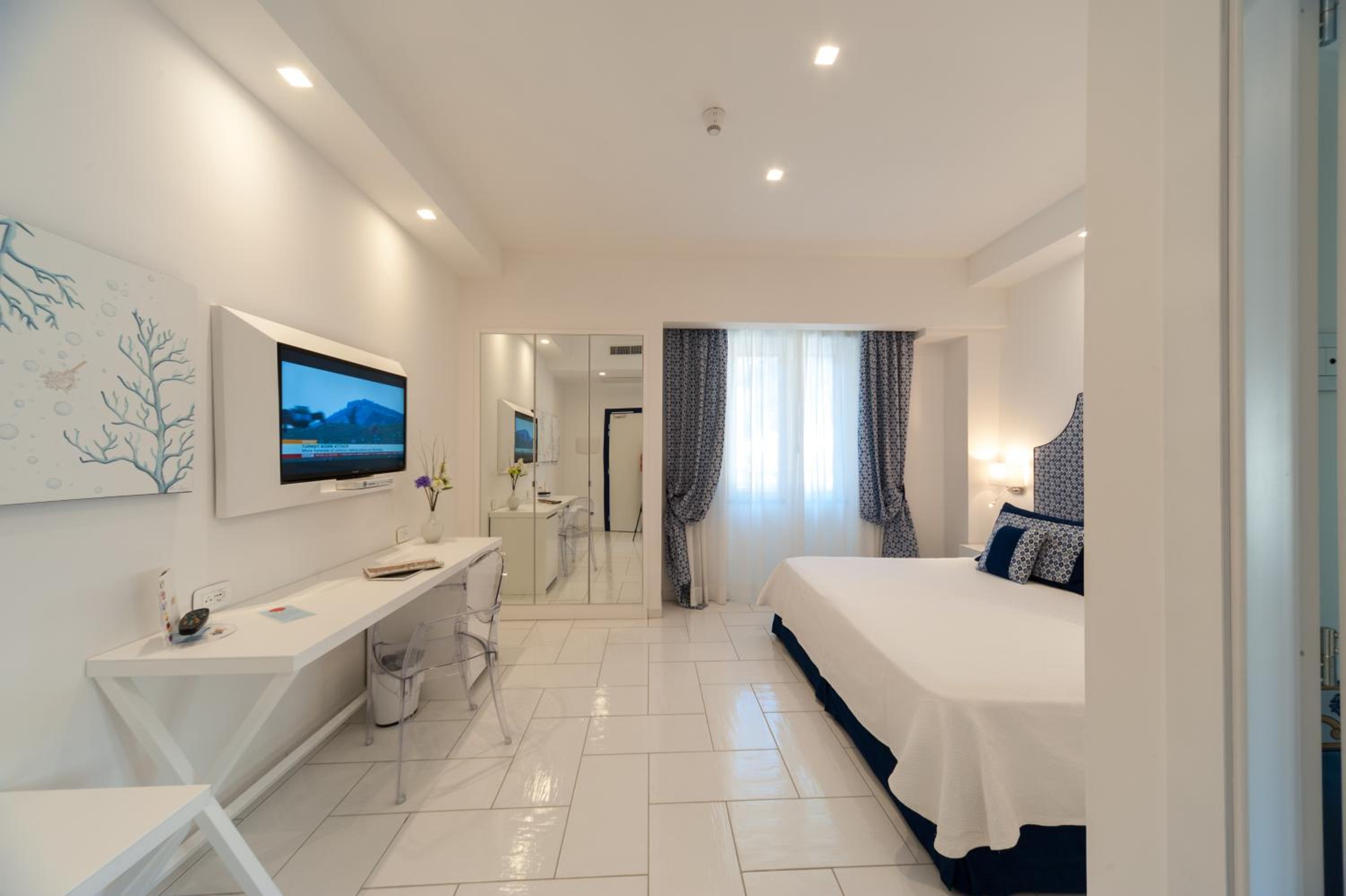 Classic Double Room - Photo 5