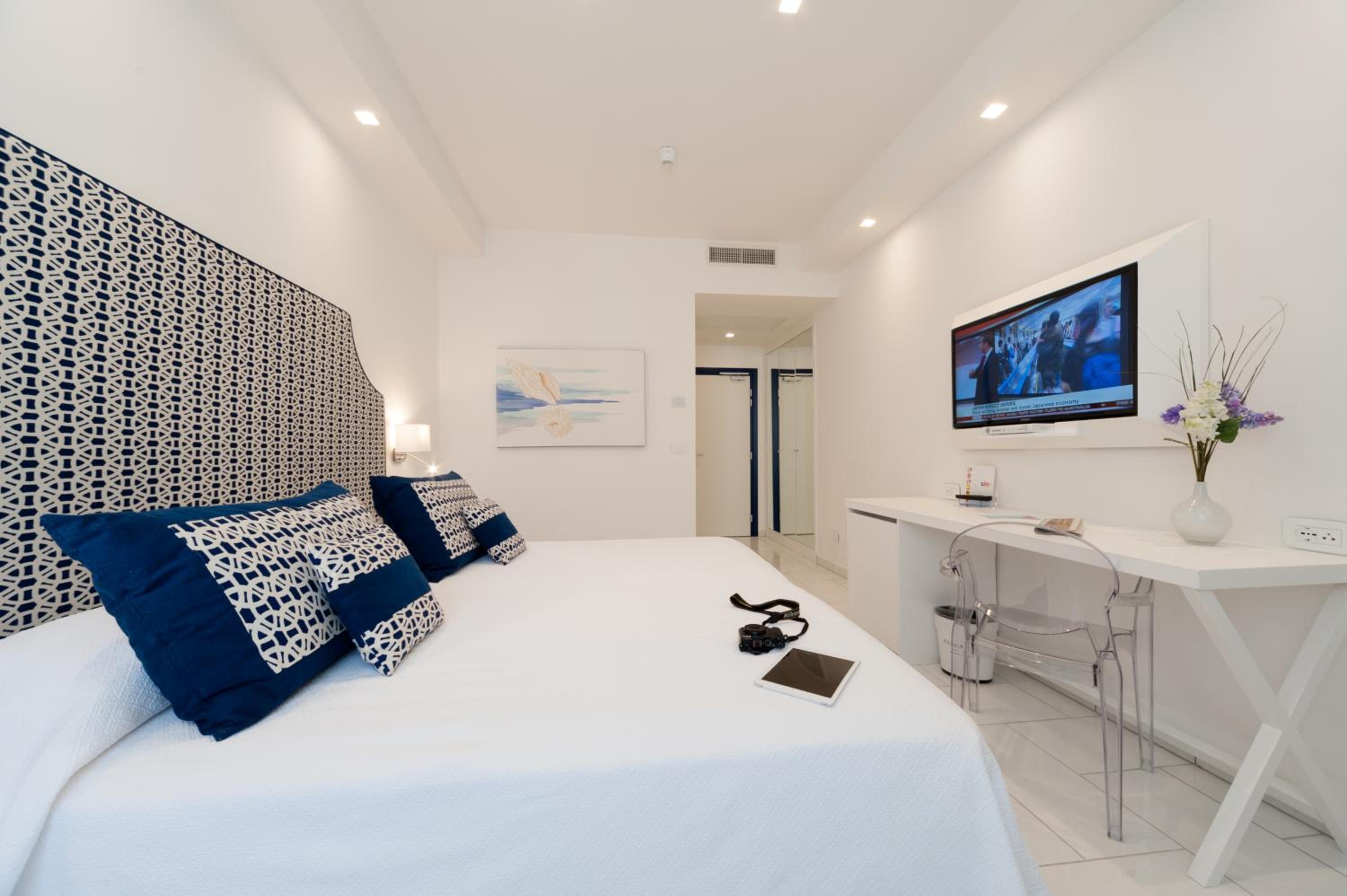 Classic Double Room - Photo 11