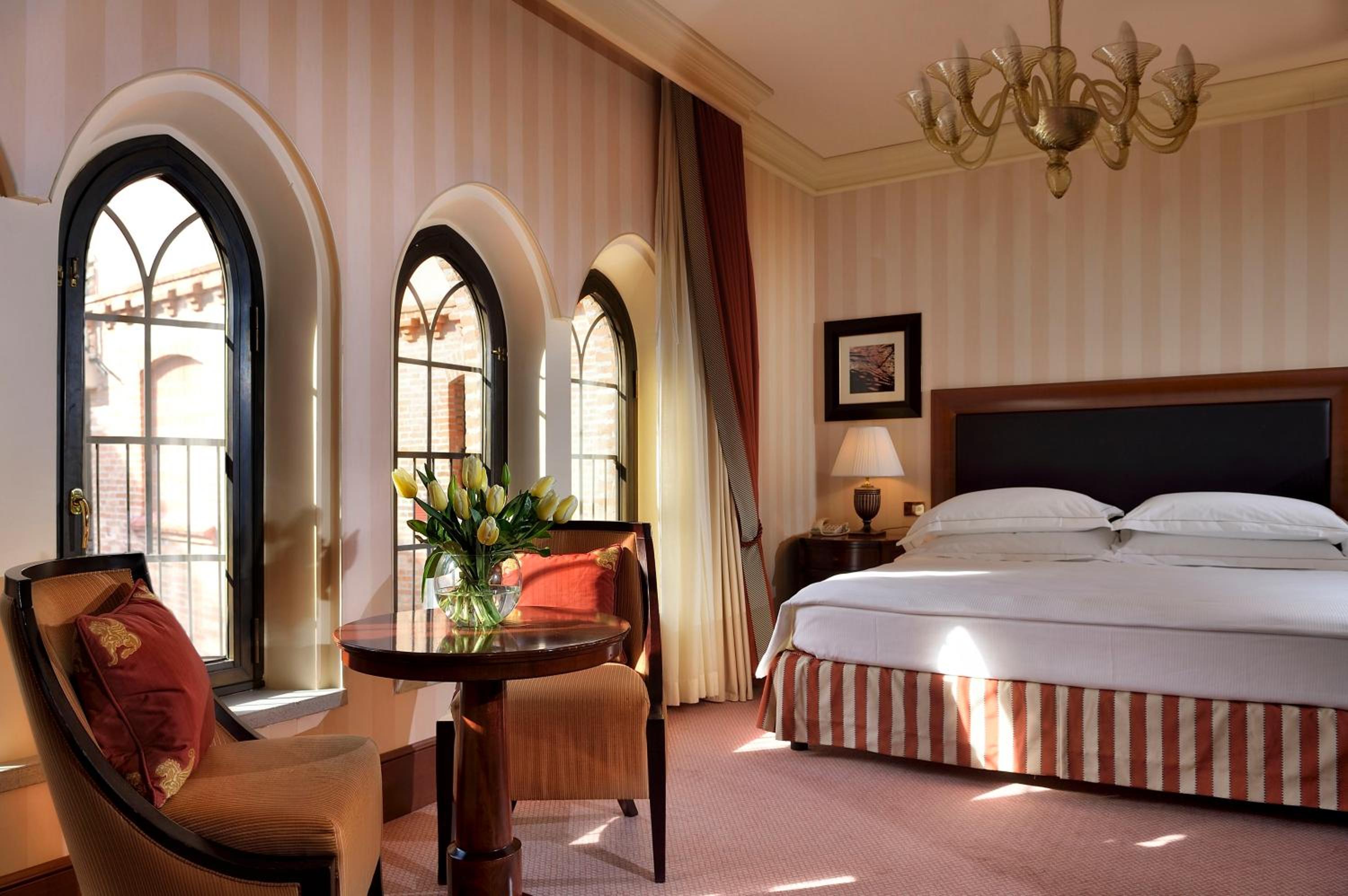 King Room thumbnail 5