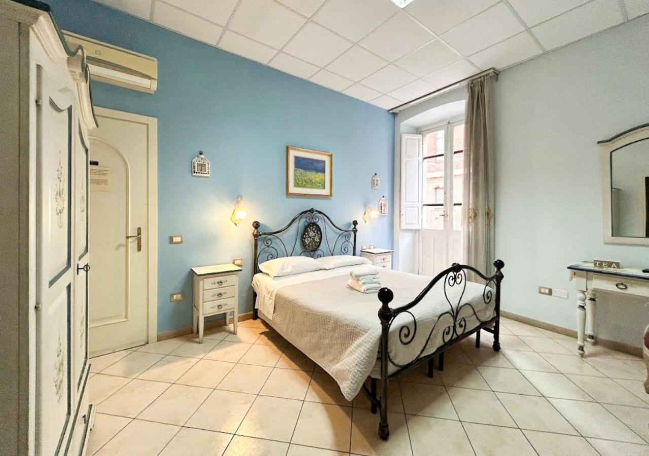 Standard Double Room - Photo 7