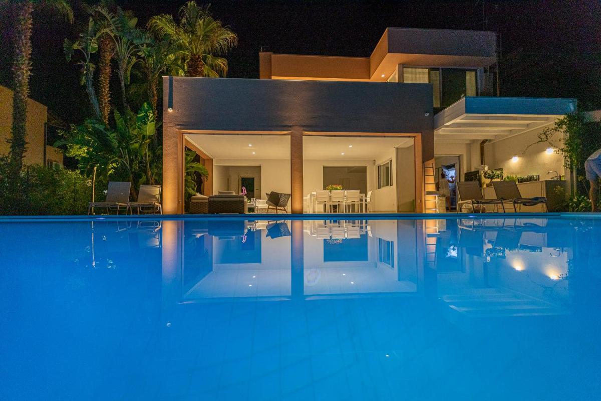 Villa with Private Pool photo 3