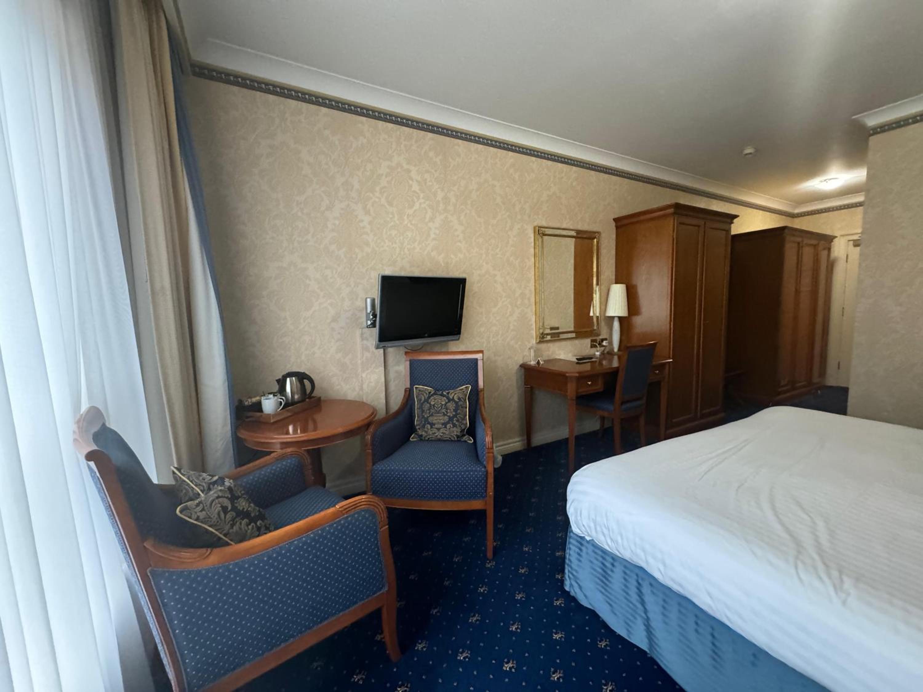 Large Double or Twin Room photo 2