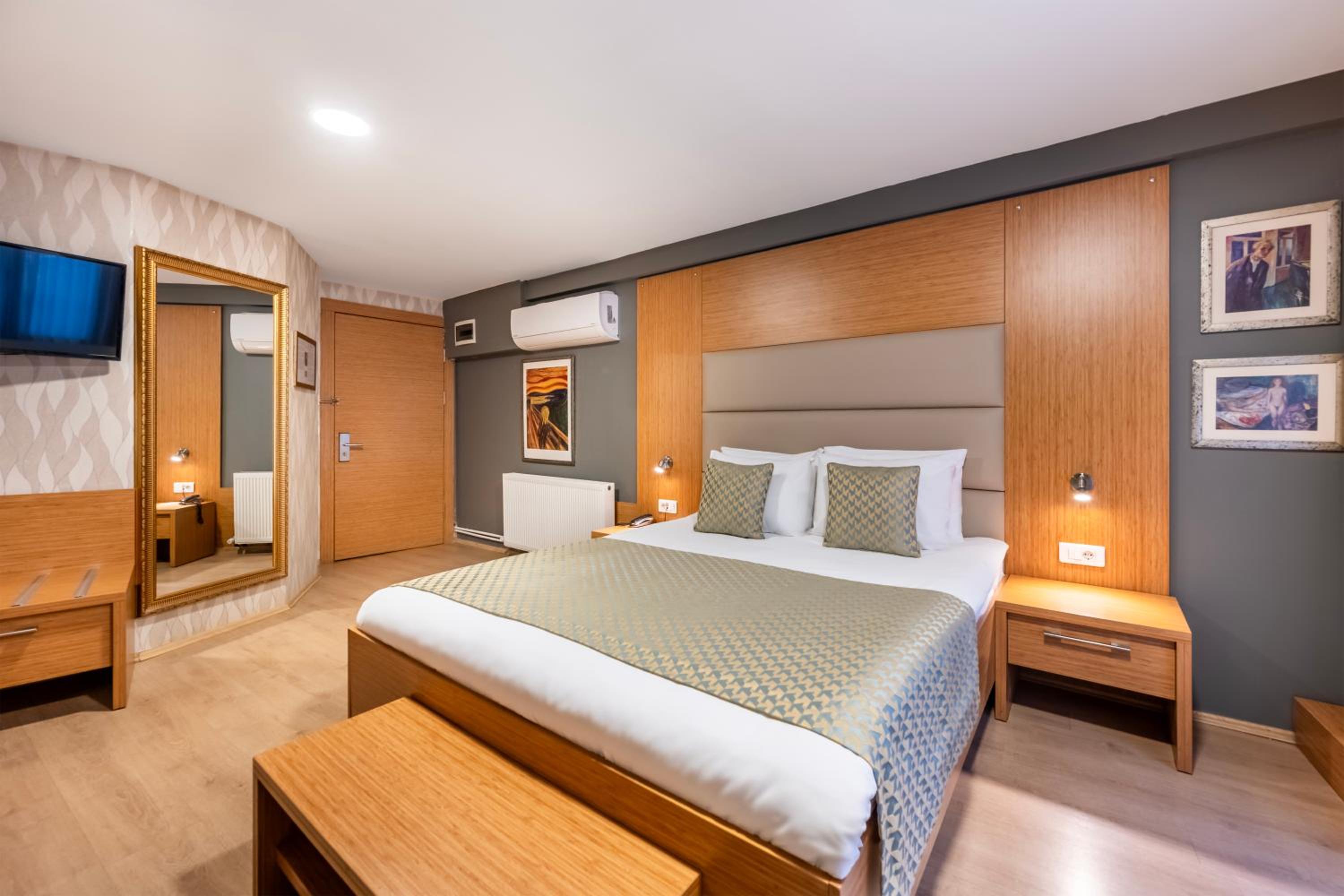 Comfort Triple Room photo 3