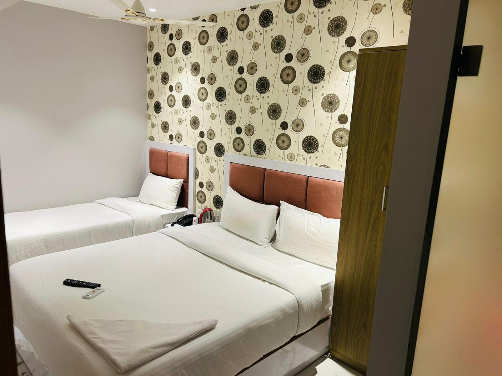 Triple Room - Photo 13