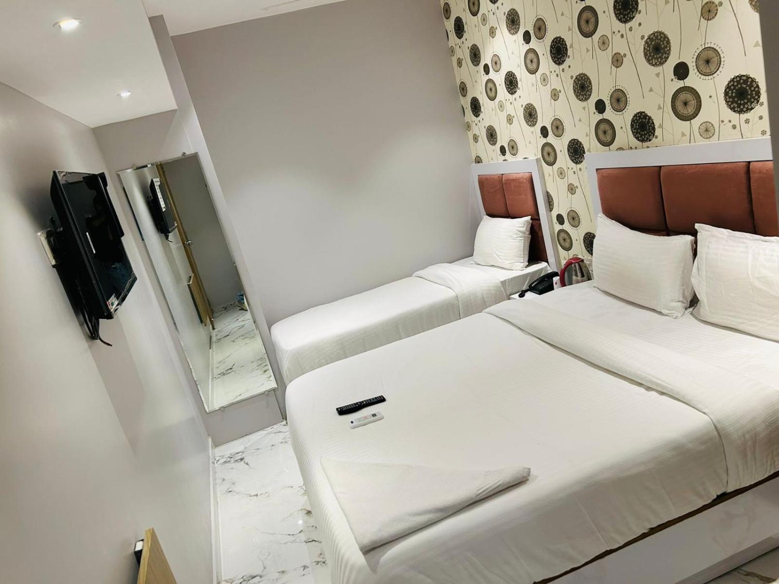 Triple Room - Photo 12