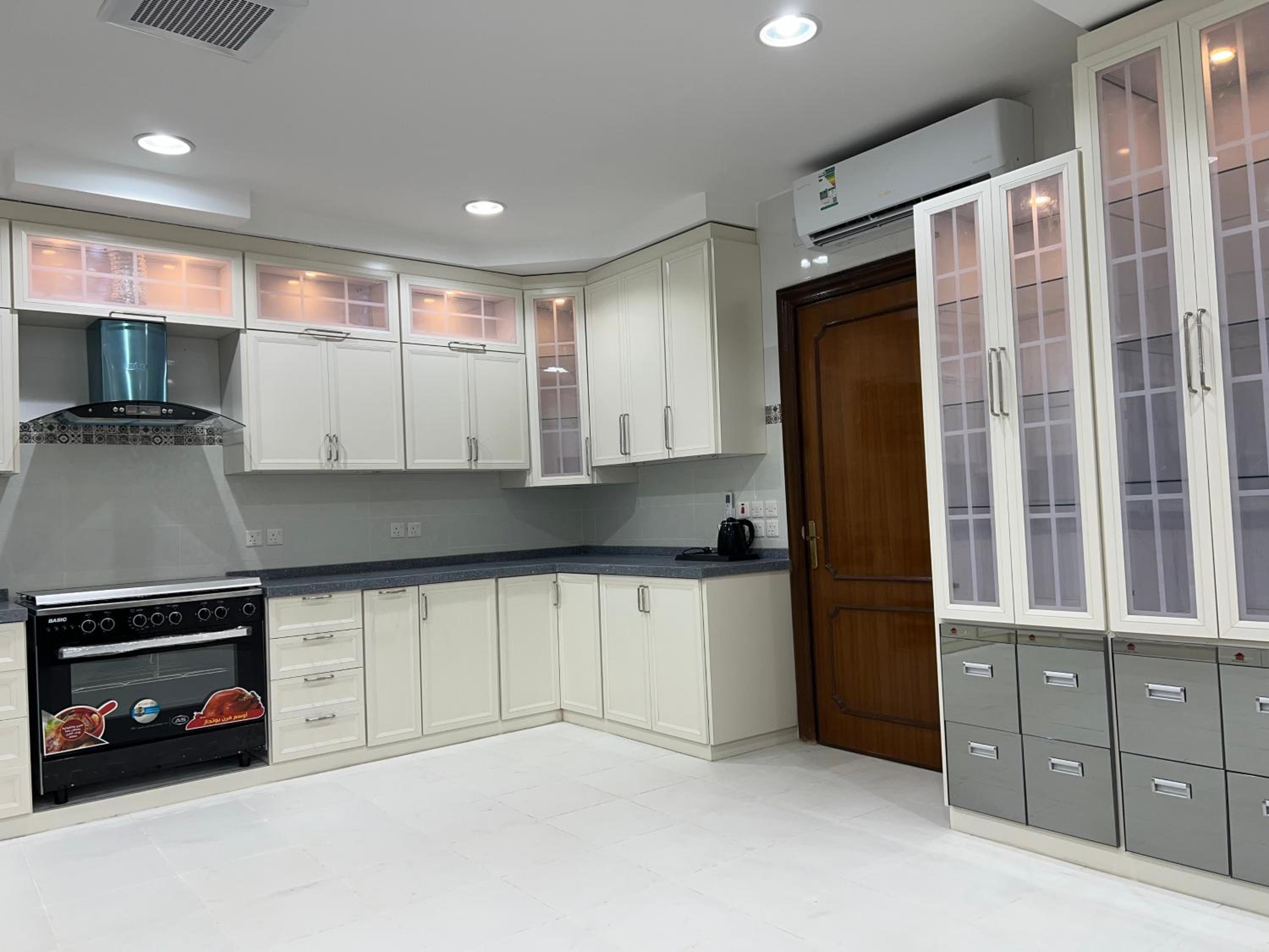 Apartment - Photo 2