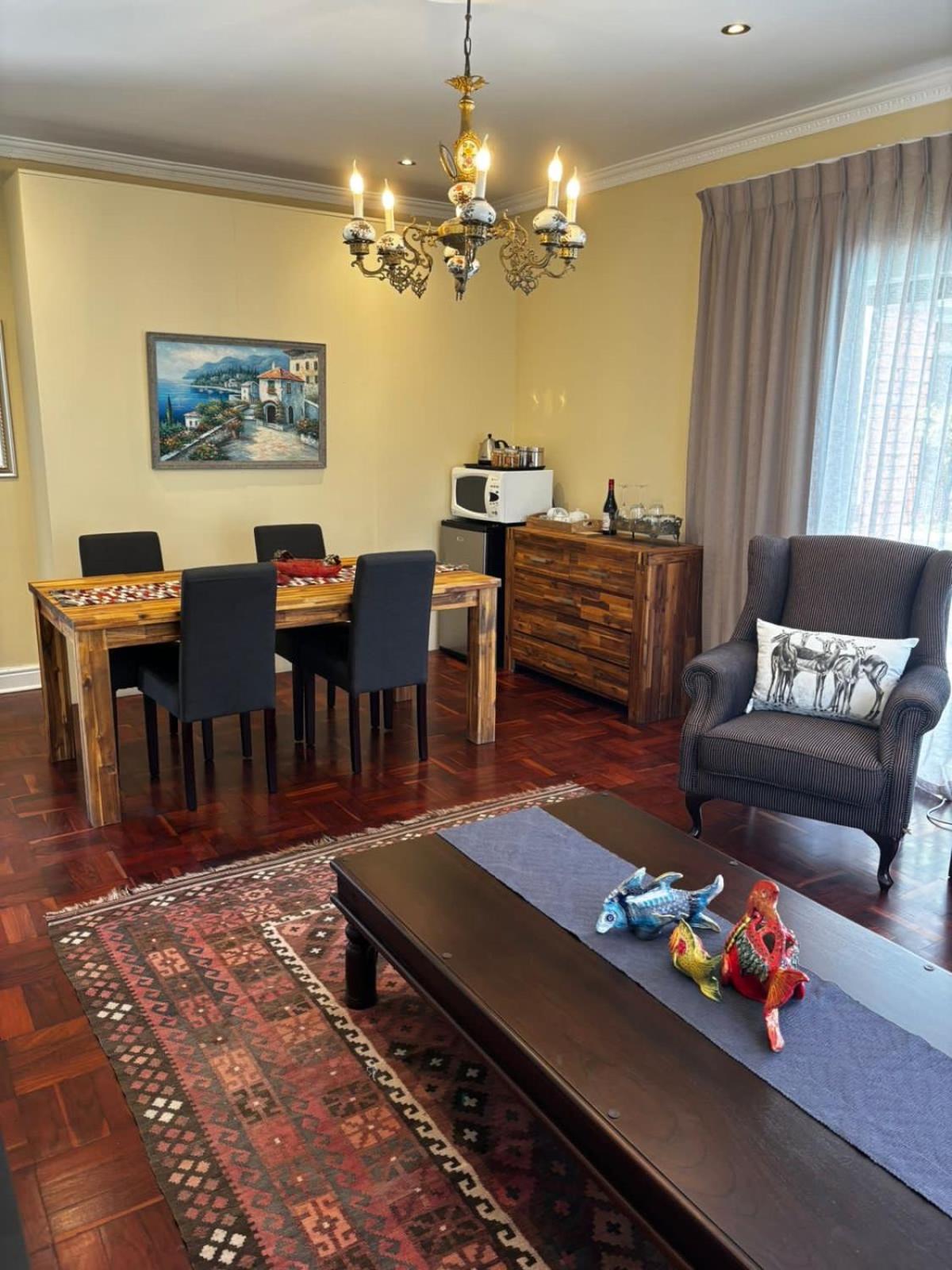 Superior King Suite photo 2