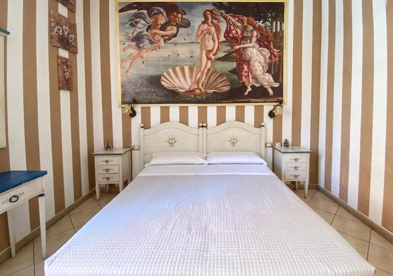 Standard Double Room - Photo 3