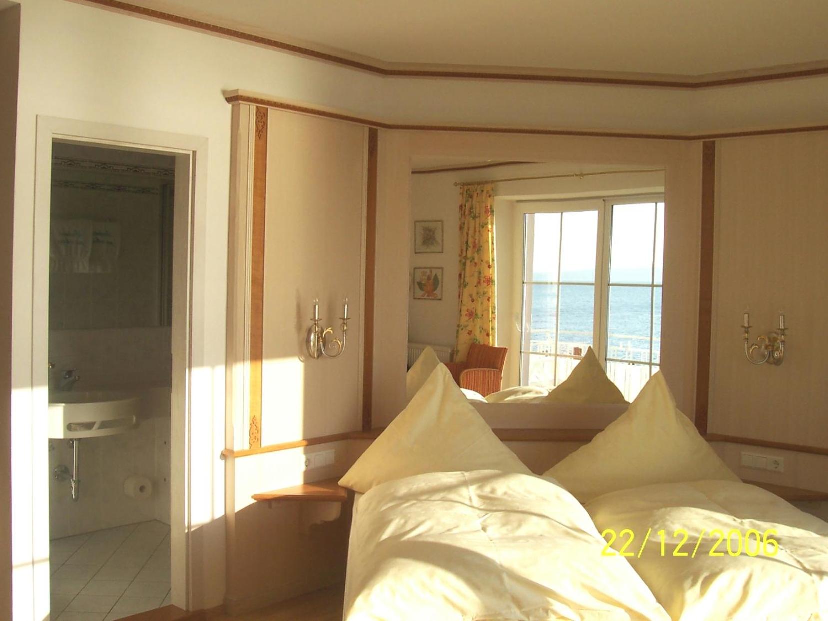 Double Room With Balcony And Sea View photo 3