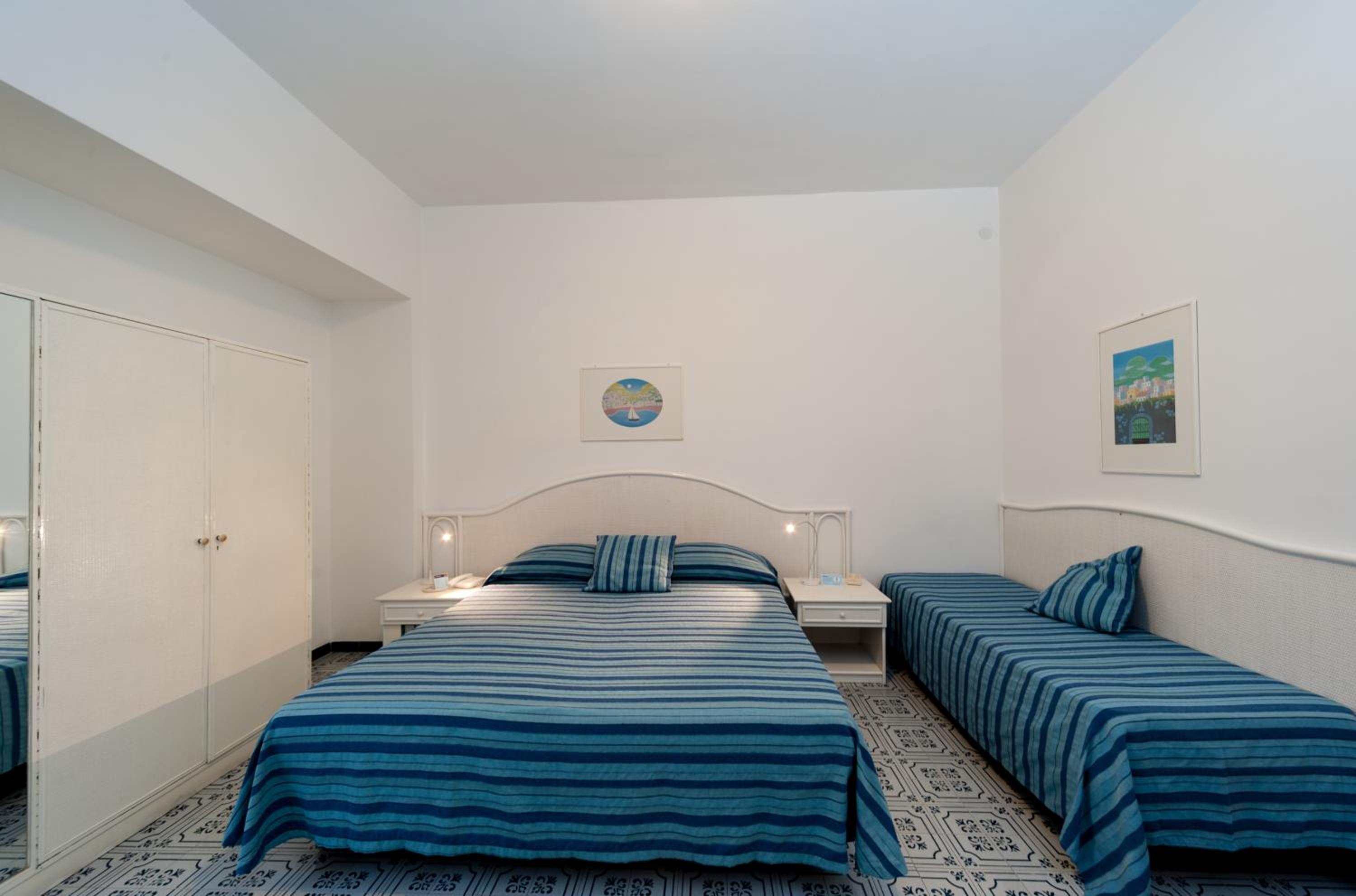 Standard Triple Room - Photo 2
