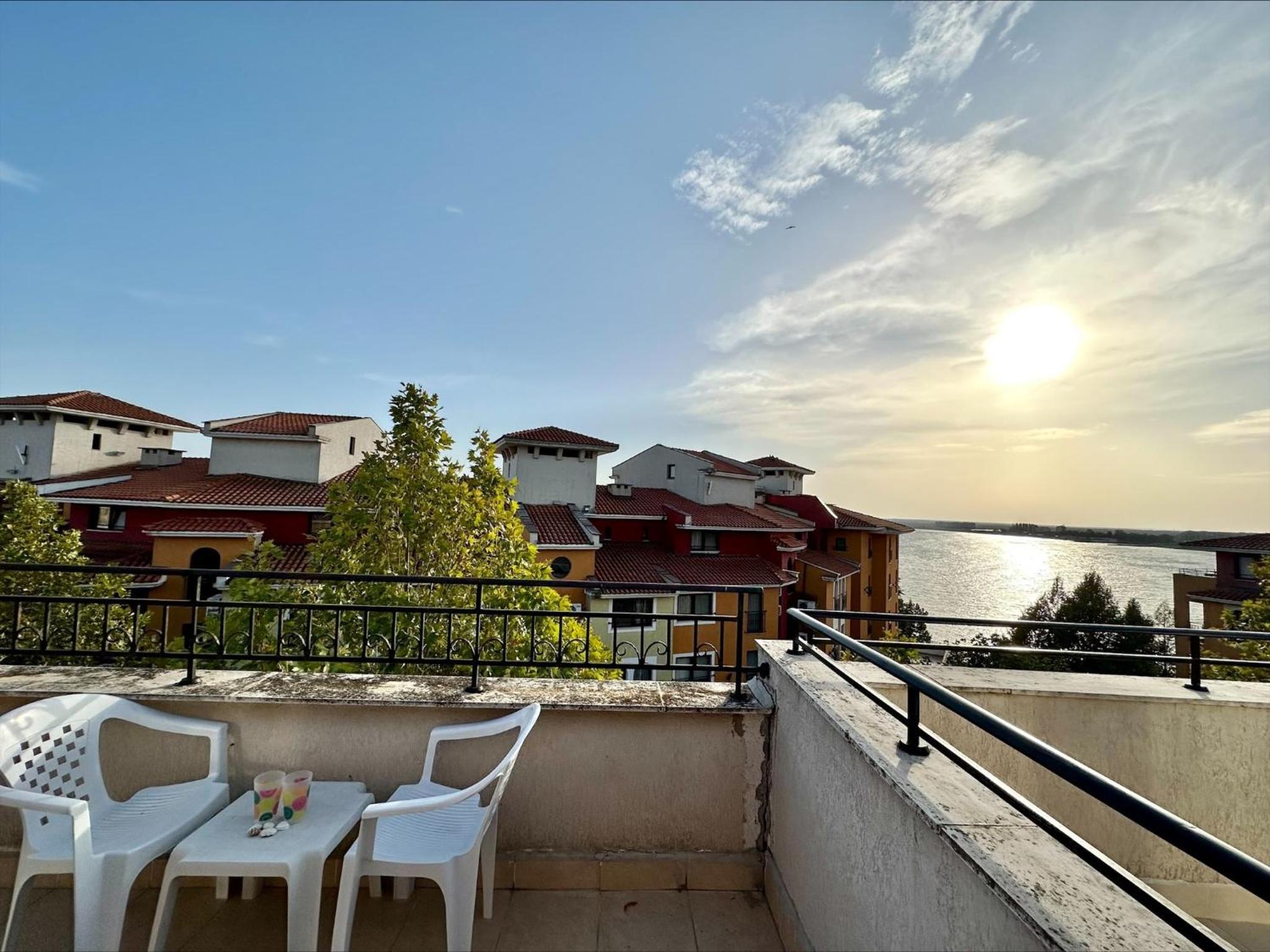 Studio With Terrace