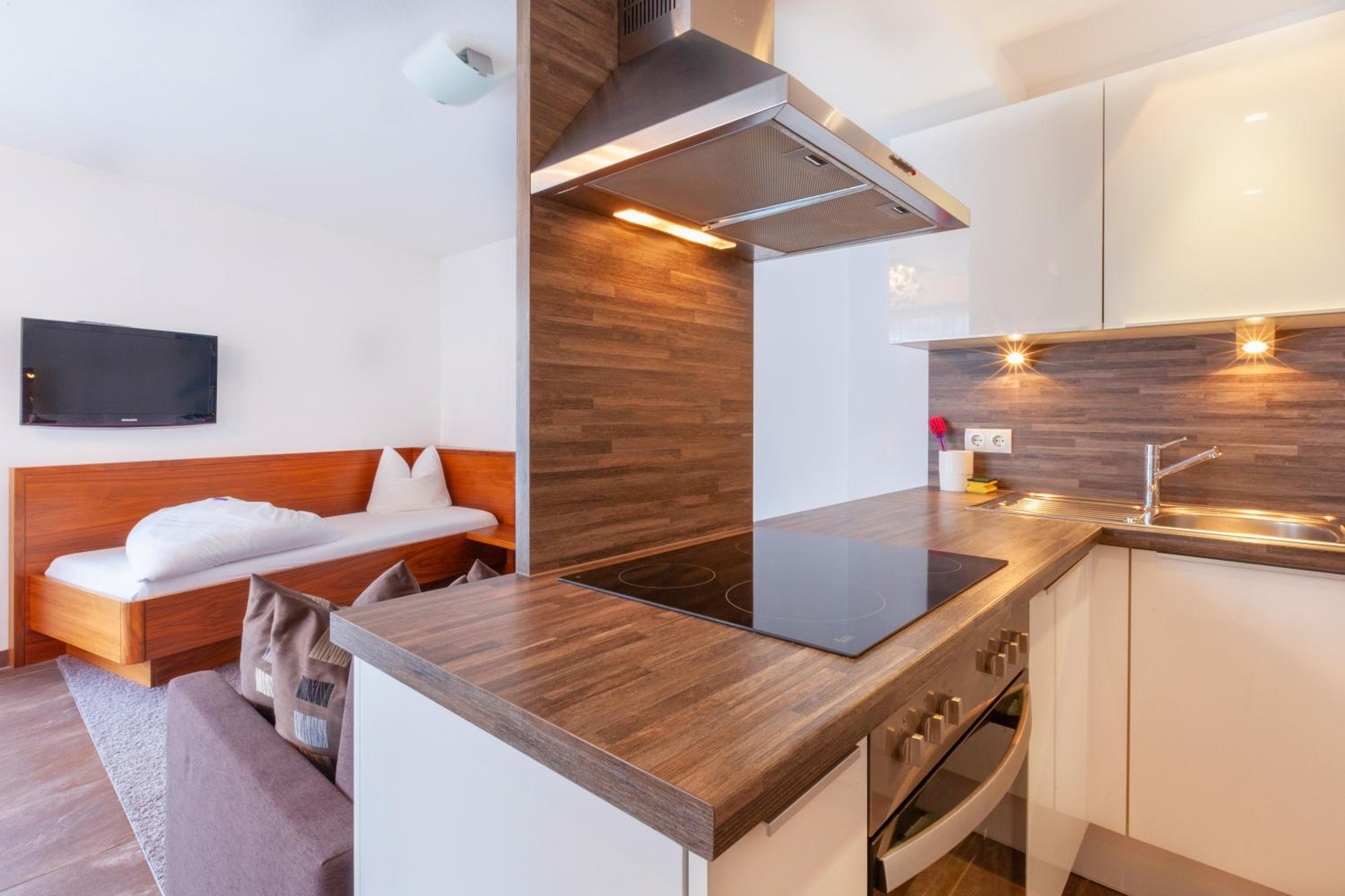 Apartment with Terrace photo 3