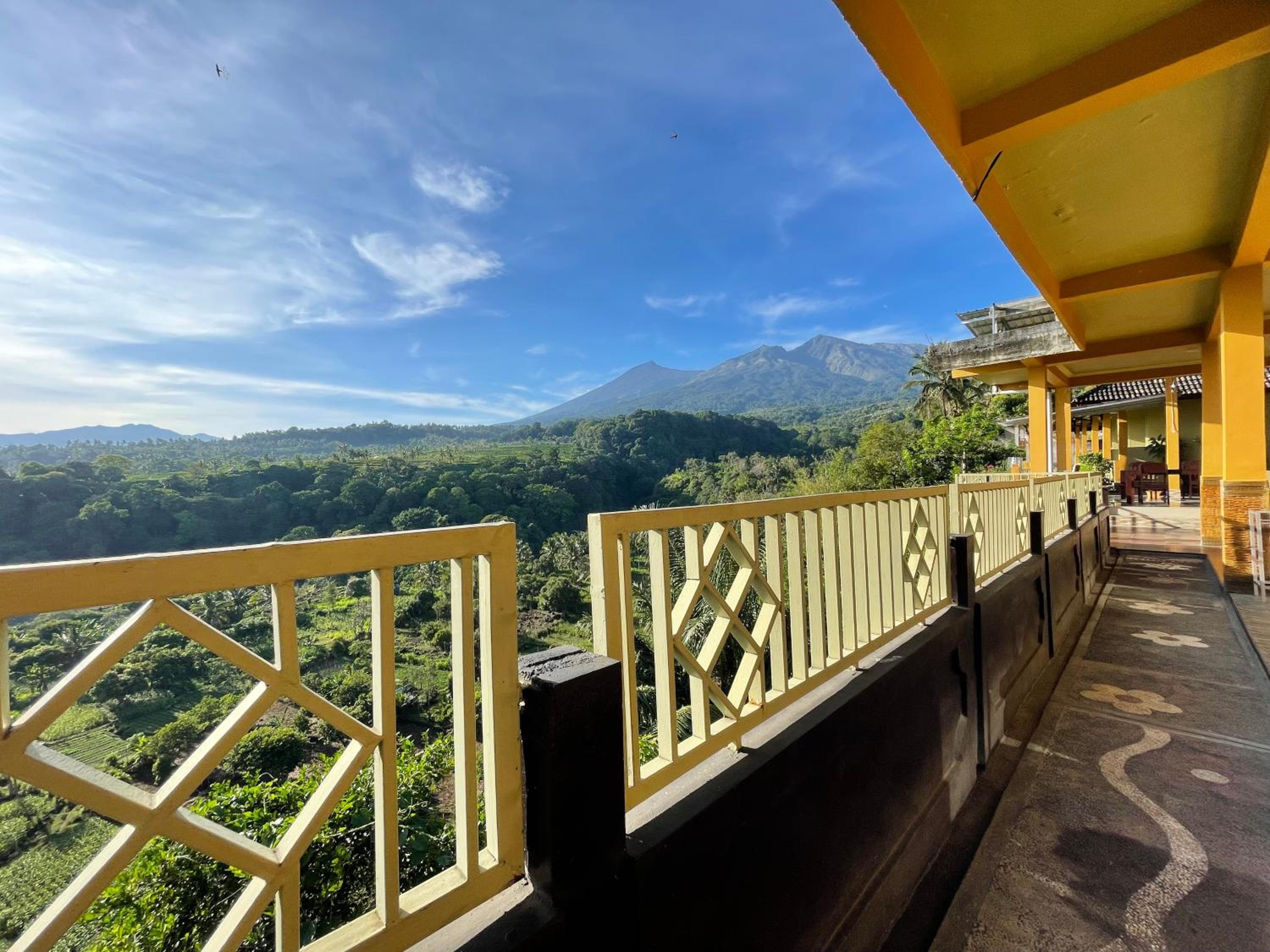 Family Room with Mountain View - Photo 9