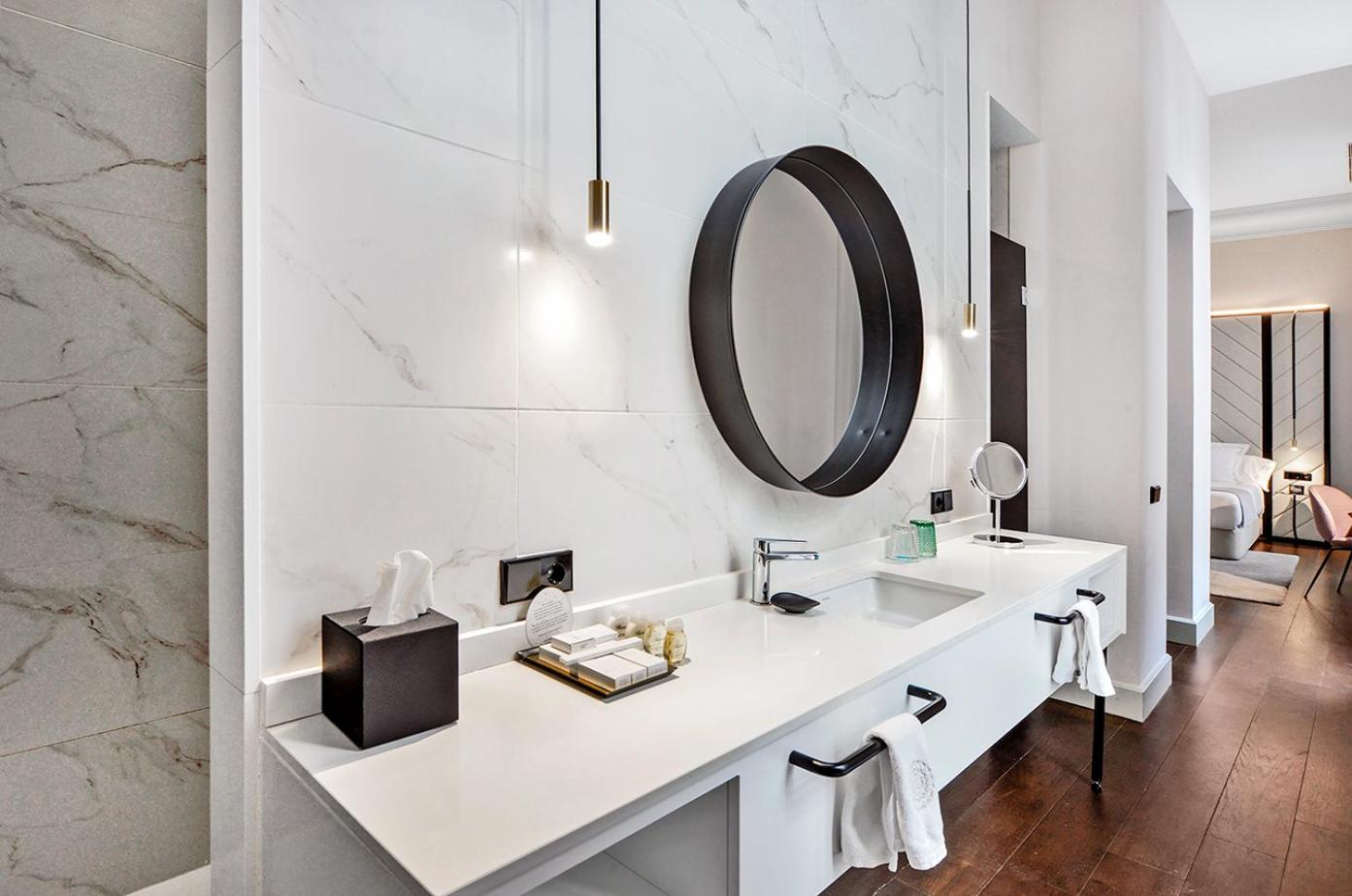 Singular Junior Suite
